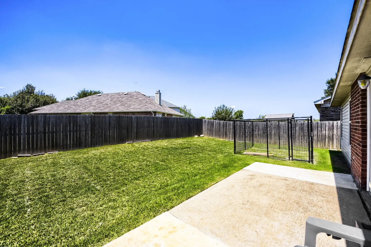 Single Family Residence For Sale in Denton County , 16909 Fenwick Court, Fort Worth, Texas 76247, 3 Bedroom, 2 Bathroom, 2 Garage spaces, 1,647 Sqft, built in 2007, mls#21342471, Real Estate Agent in Fort Worth, Homes For Sale in Denton county, Homes For Sale in Fort Worth, Realtor in Fort Worth Texas, Real Estate Brokerage Independent Realty Texas, Luminita Cordes Realtor