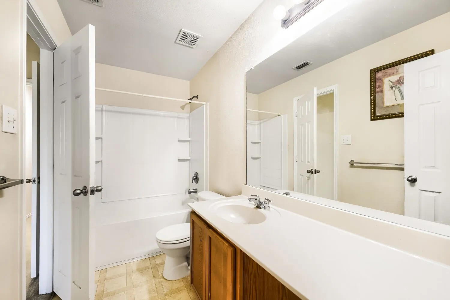 Single Family Residence For Sale in Denton County , 16909 Fenwick Court, Fort Worth, Texas 76247, 3 Bedroom, 2 Bathroom, 2 Garage spaces, 1,647 Sqft, built in 2007, mls#21342471, Real Estate Agent in Fort Worth, Homes For Sale in Denton county, Homes For Sale in Fort Worth, Realtor in Fort Worth Texas, Real Estate Brokerage Independent Realty Texas, Luminita Cordes Realtor