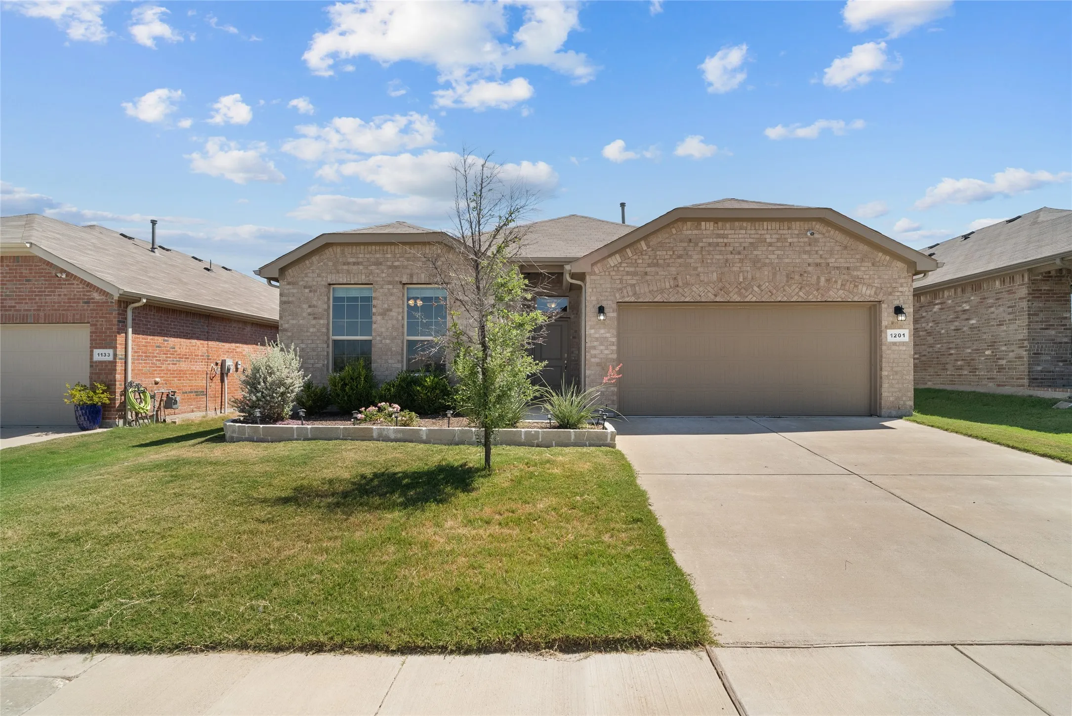 Single Family Residence For Sale in Parker County , 1201 Presidio Lane, Weatherford, Texas 76087, 4 Bedroom, 2 Bathroom, 2 Garage spaces, 2,138 Sqft, built in 2021, mls#21337467, Real Estate Agent in Weatherford, Homes For Sale in Parker county, Homes For Sale in Weatherford, Realtor in Weatherford Texas, Real Estate Brokerage Independent Realty Texas, Luminita Cordes Realtor