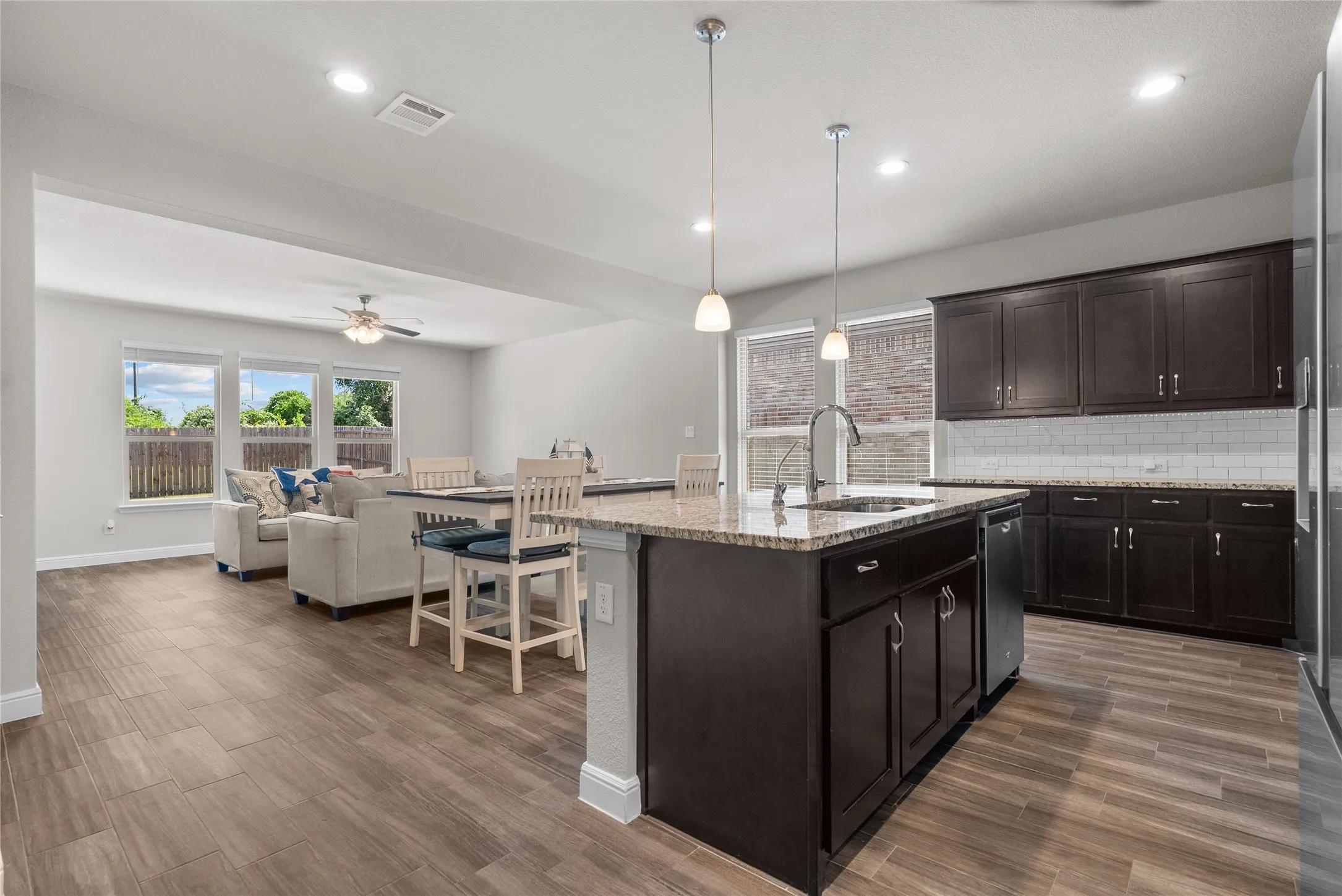 Single Family Residence For Sale in Parker County , 1201 Presidio Lane, Weatherford, Texas 76087, 4 Bedroom, 2 Bathroom, 2 Garage spaces, 2,138 Sqft, built in 2021, mls#21337467, Real Estate Agent in Weatherford, Homes For Sale in Parker county, Homes For Sale in Weatherford, Realtor in Weatherford Texas, Real Estate Brokerage Independent Realty Texas, Luminita Cordes Realtor