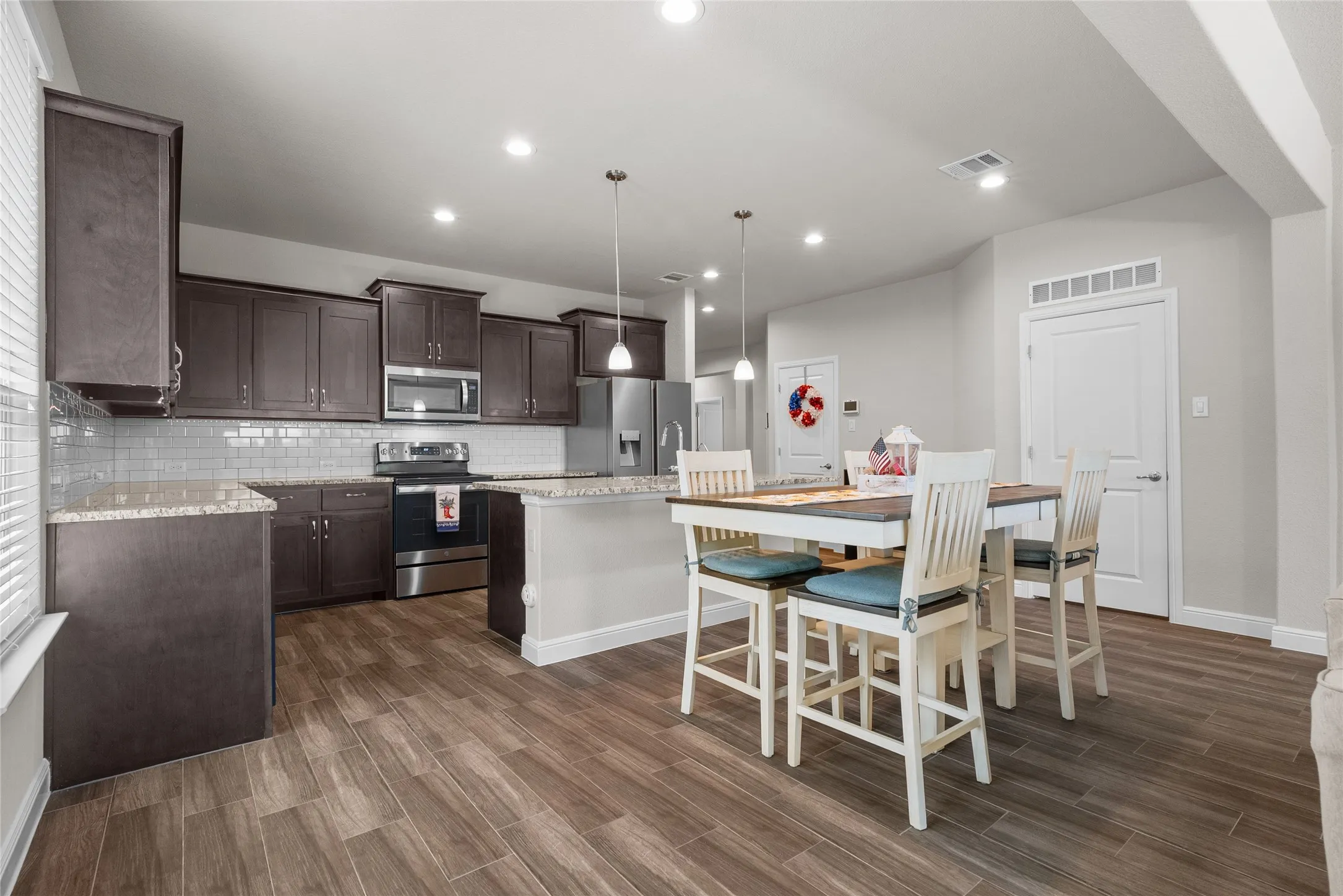 Single Family Residence For Sale in Parker County , 1201 Presidio Lane, Weatherford, Texas 76087, 4 Bedroom, 2 Bathroom, 2 Garage spaces, 2,138 Sqft, built in 2021, mls#21337467, Real Estate Agent in Weatherford, Homes For Sale in Parker county, Homes For Sale in Weatherford, Realtor in Weatherford Texas, Real Estate Brokerage Independent Realty Texas, Luminita Cordes Realtor