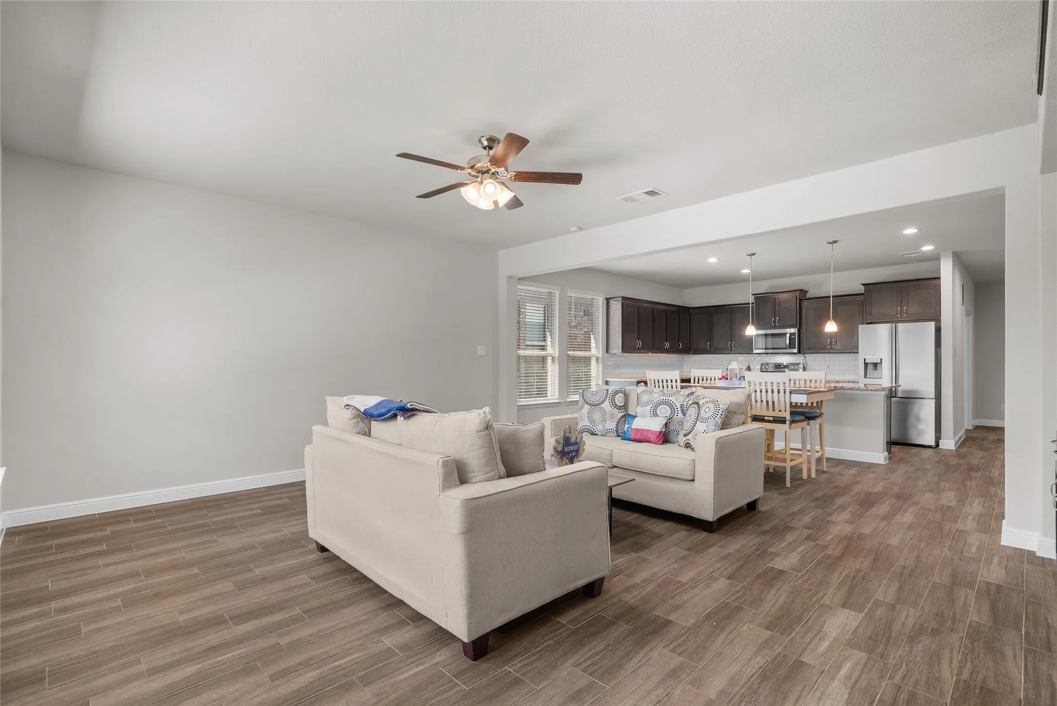 Single Family Residence For Sale in Parker County , 1201 Presidio Lane, Weatherford, Texas 76087, 4 Bedroom, 2 Bathroom, 2 Garage spaces, 2,138 Sqft, built in 2021, mls#21337467, Real Estate Agent in Weatherford, Homes For Sale in Parker county, Homes For Sale in Weatherford, Realtor in Weatherford Texas, Real Estate Brokerage Independent Realty Texas, Luminita Cordes Realtor