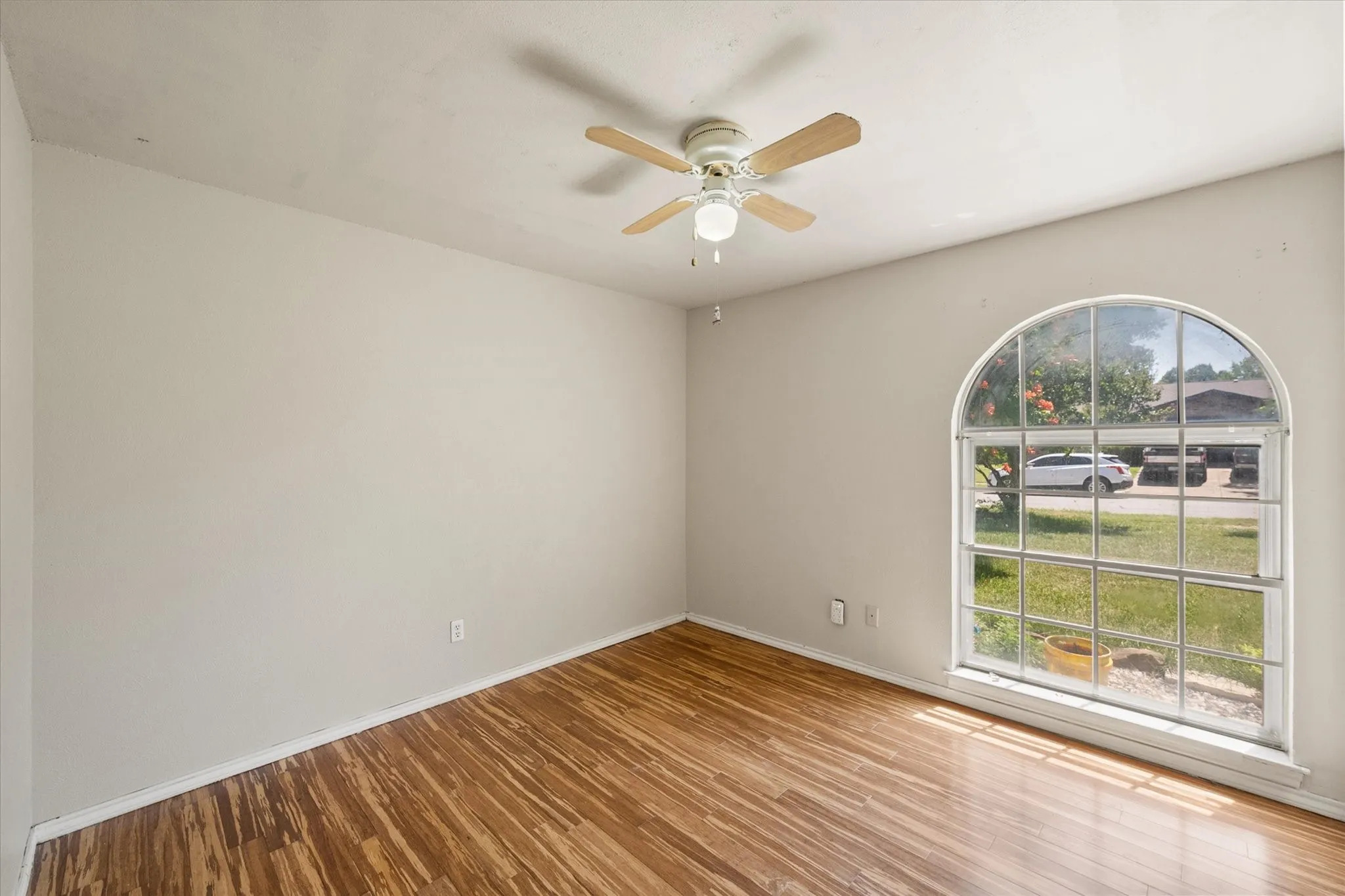 Single Family Residence For Sale in Tarrant County , 2508 Mardell Drive, Arlington, Texas 76016, 3 Bedroom, 2 Bathroom, 2 Garage spaces, 2,020 Sqft, built in 1976, mls#21345448, Real Estate Agent in Arlington, Homes For Sale in Tarrant county, Homes For Sale in Arlington, Realtor in Arlington Texas, Real Estate Brokerage Independent Realty Texas, Luminita Cordes Realtor