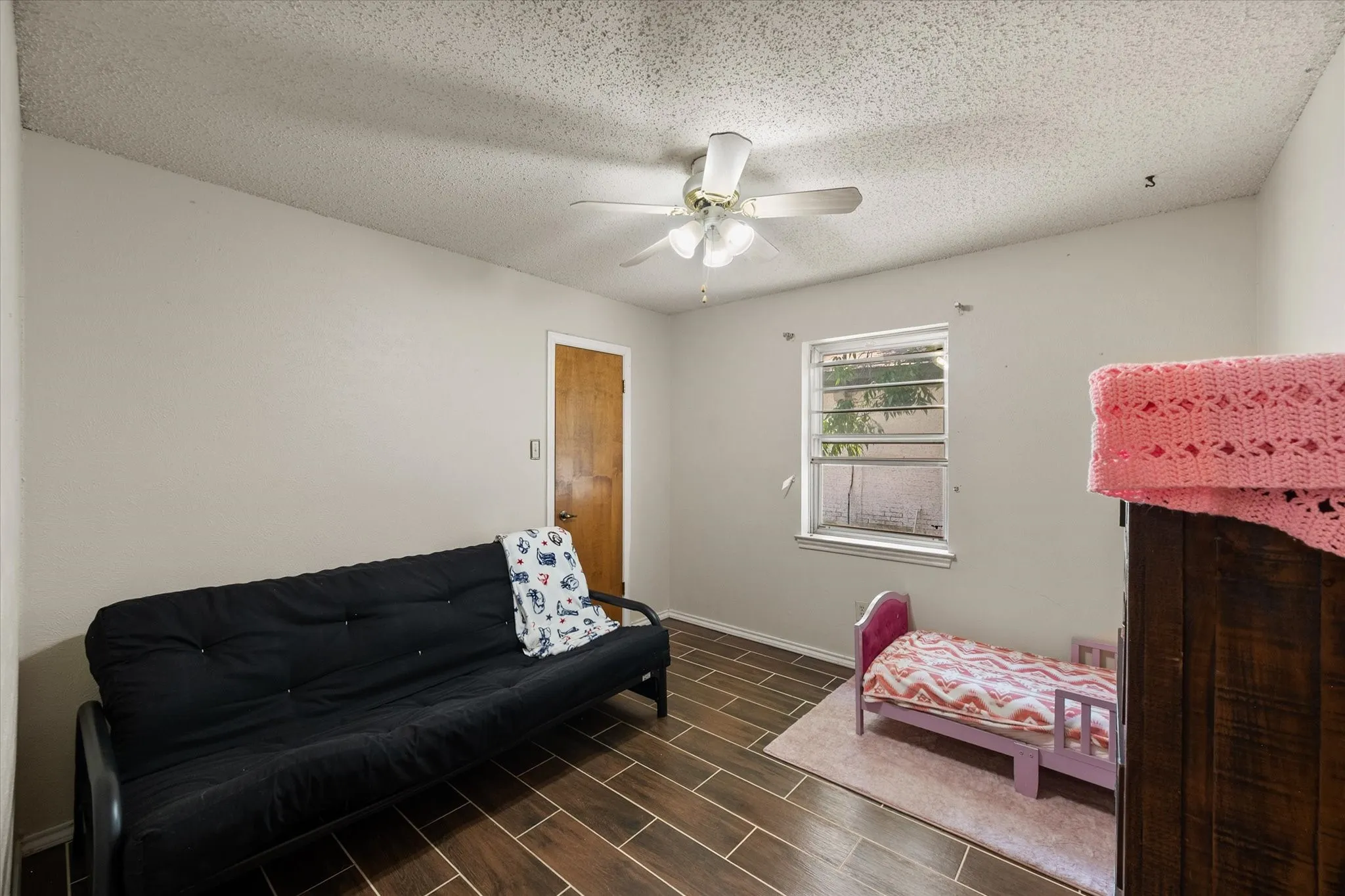 Single Family Residence For Sale in Tarrant County , 2508 Mardell Drive, Arlington, Texas 76016, 3 Bedroom, 2 Bathroom, 2 Garage spaces, 2,020 Sqft, built in 1976, mls#21345448, Real Estate Agent in Arlington, Homes For Sale in Tarrant county, Homes For Sale in Arlington, Realtor in Arlington Texas, Real Estate Brokerage Independent Realty Texas, Luminita Cordes Realtor