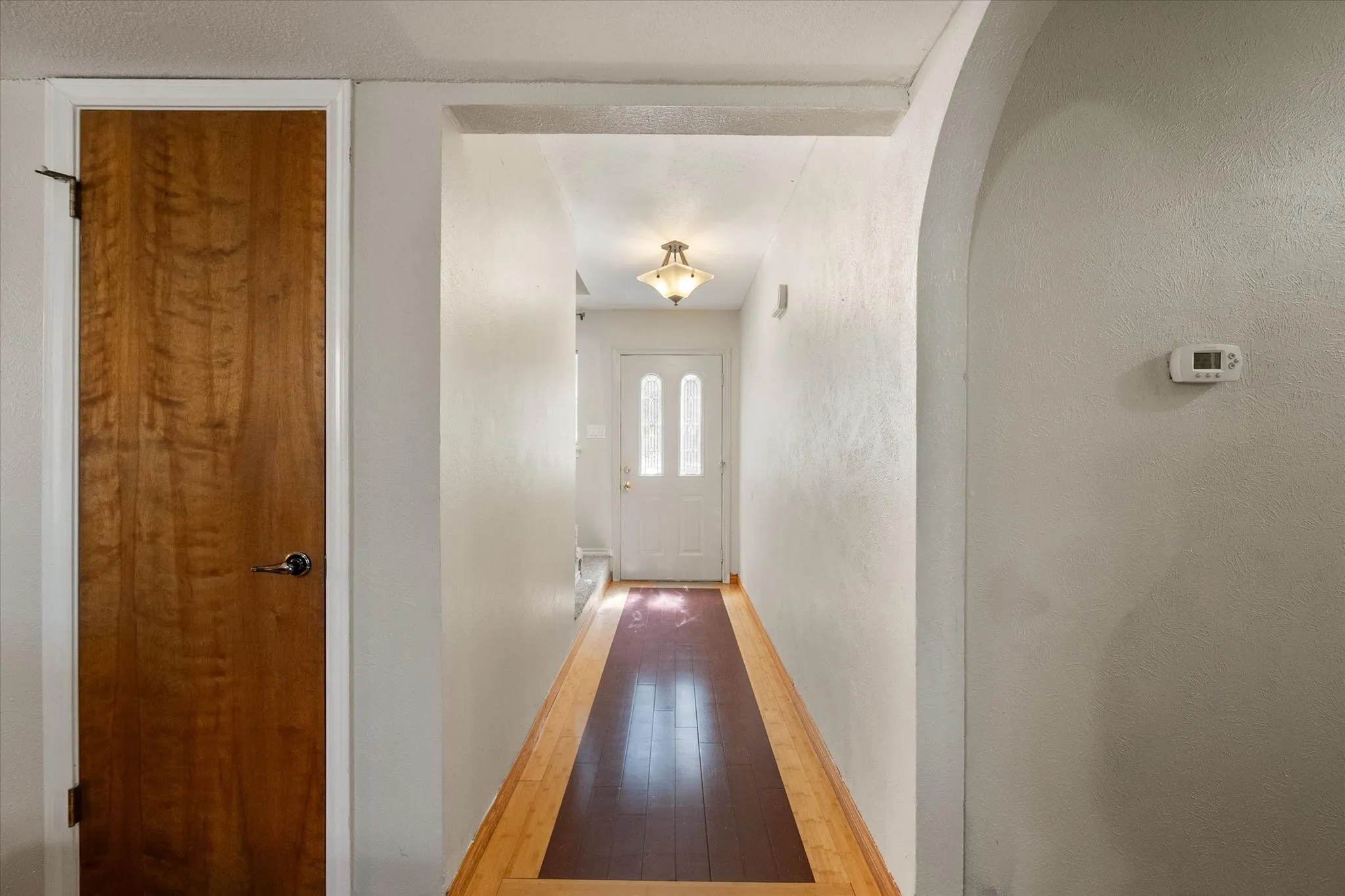 Single Family Residence For Sale in Tarrant County , 2508 Mardell Drive, Arlington, Texas 76016, 3 Bedroom, 2 Bathroom, 2 Garage spaces, 2,020 Sqft, built in 1976, mls#21345448, Real Estate Agent in Arlington, Homes For Sale in Tarrant county, Homes For Sale in Arlington, Realtor in Arlington Texas, Real Estate Brokerage Independent Realty Texas, Luminita Cordes Realtor