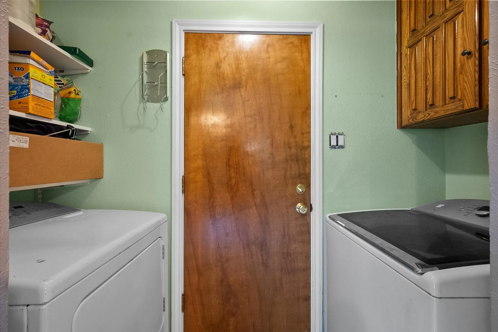 Single Family Residence For Sale in Tarrant County , 2508 Mardell Drive, Arlington, Texas 76016, 3 Bedroom, 2 Bathroom, 2 Garage spaces, 2,020 Sqft, built in 1976, mls#21345448, Real Estate Agent in Arlington, Homes For Sale in Tarrant county, Homes For Sale in Arlington, Realtor in Arlington Texas, Real Estate Brokerage Independent Realty Texas, Luminita Cordes Realtor