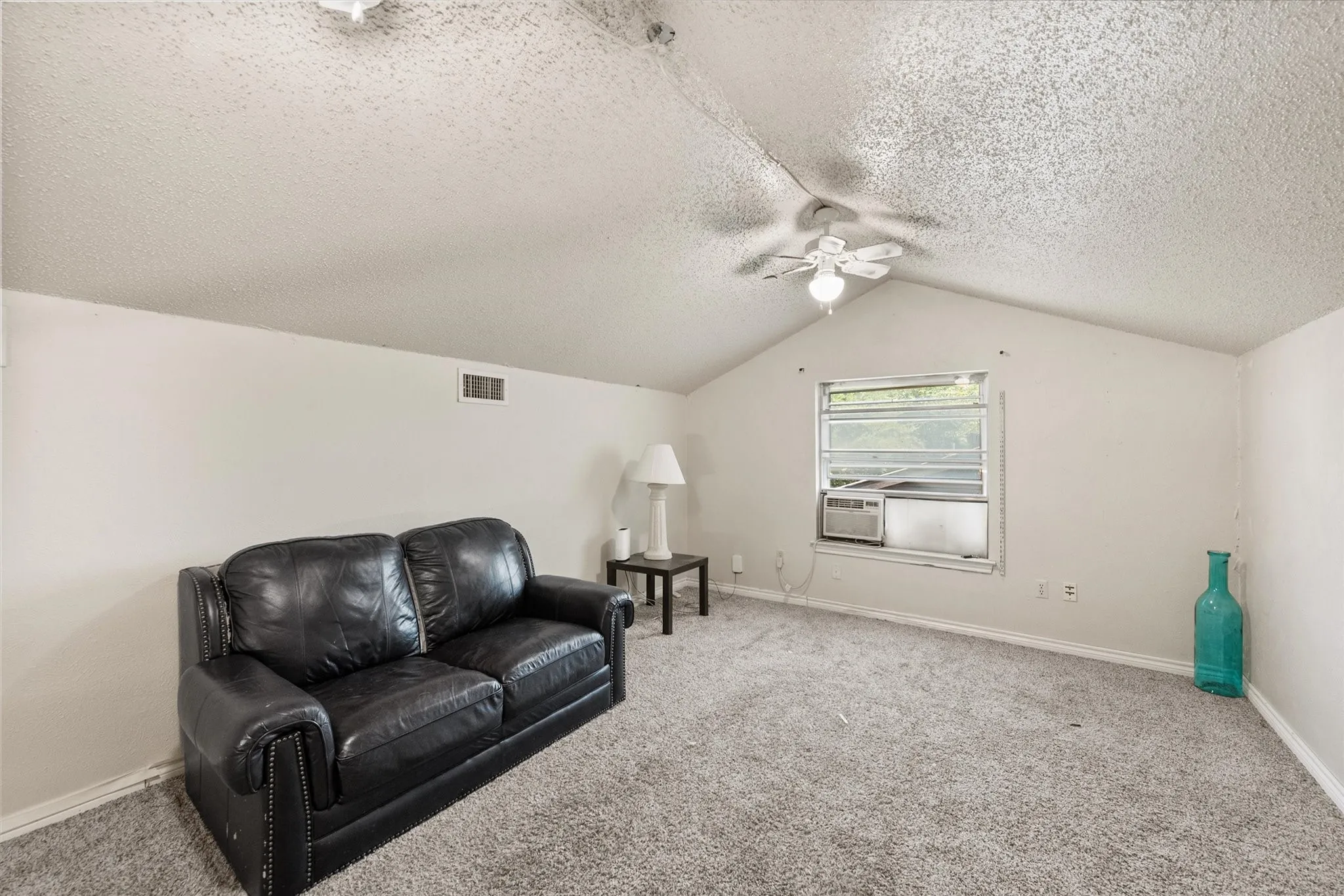 Single Family Residence For Sale in Tarrant County , 2508 Mardell Drive, Arlington, Texas 76016, 3 Bedroom, 2 Bathroom, 2 Garage spaces, 2,020 Sqft, built in 1976, mls#21345448, Real Estate Agent in Arlington, Homes For Sale in Tarrant county, Homes For Sale in Arlington, Realtor in Arlington Texas, Real Estate Brokerage Independent Realty Texas, Luminita Cordes Realtor