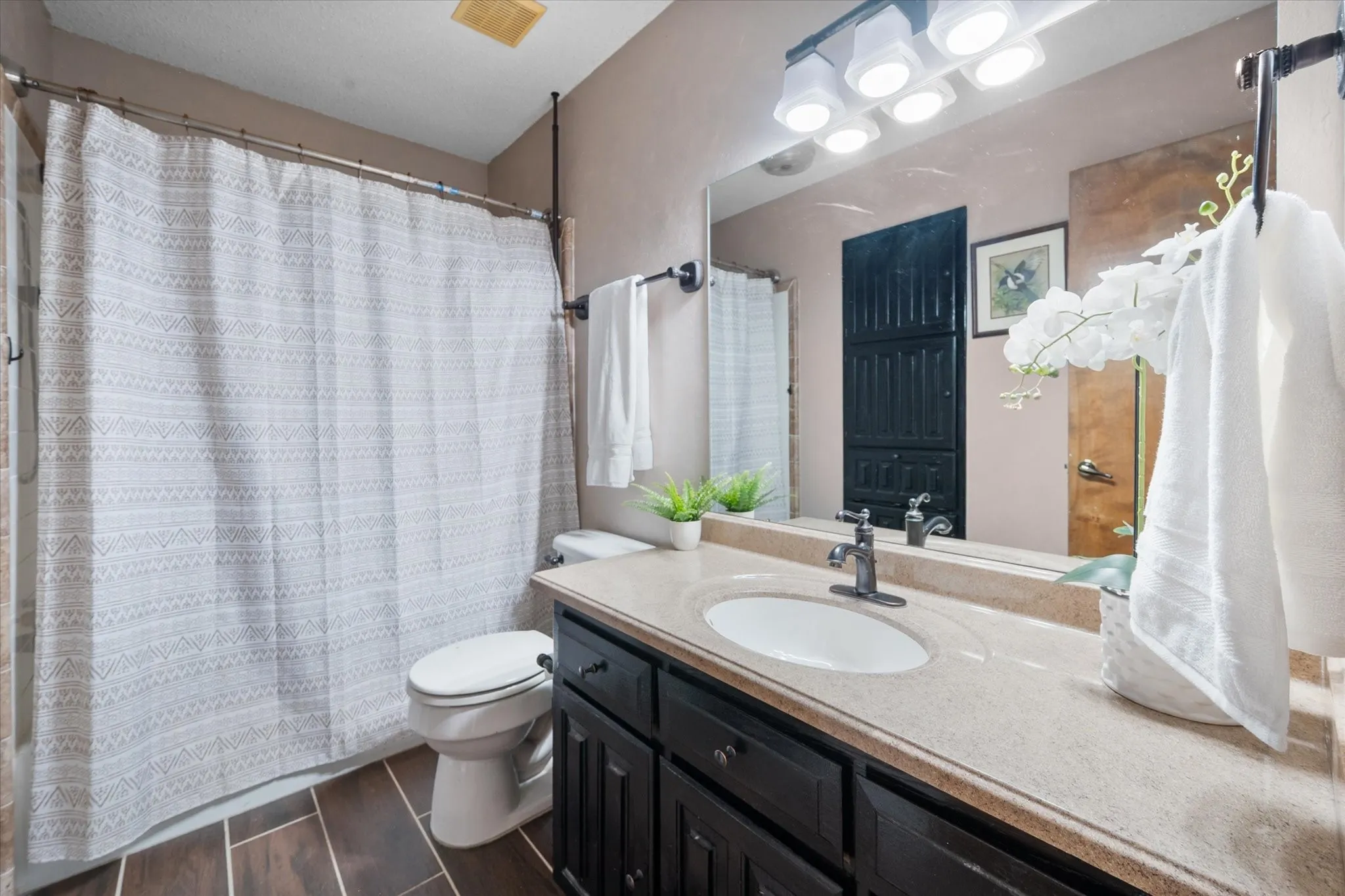 Single Family Residence For Sale in Tarrant County , 2508 Mardell Drive, Arlington, Texas 76016, 3 Bedroom, 2 Bathroom, 2 Garage spaces, 2,020 Sqft, built in 1976, mls#21345448, Real Estate Agent in Arlington, Homes For Sale in Tarrant county, Homes For Sale in Arlington, Realtor in Arlington Texas, Real Estate Brokerage Independent Realty Texas, Luminita Cordes Realtor