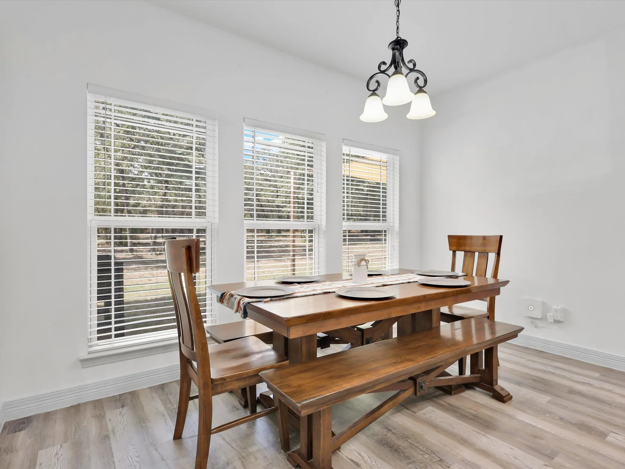 Single Family Residence For Sale in Parker County , 1255 Greg Street, Azle, Texas 76020, 4 Bedroom, 3 Bathroom, 2 Garage spaces, 3,250 Sqft, built in 2014, mls#21343166, Real Estate Agent in Azle, Homes For Sale in Parker county, Homes For Sale in Azle, Realtor in Azle Texas, Real Estate Brokerage Independent Realty Texas, Luminita Cordes Realtor