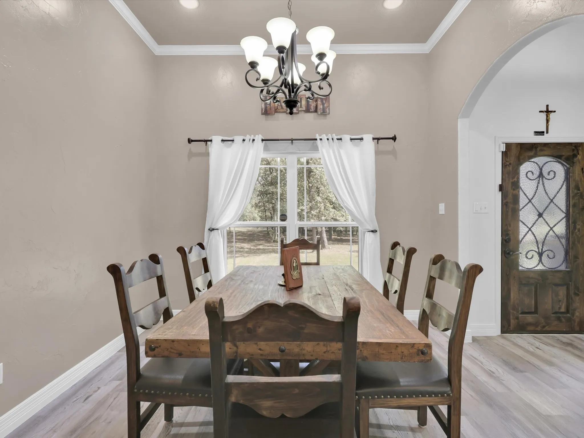 Single Family Residence For Sale in Parker County , 1255 Greg Street, Azle, Texas 76020, 4 Bedroom, 3 Bathroom, 2 Garage spaces, 3,250 Sqft, built in 2014, mls#21343166, Real Estate Agent in Azle, Homes For Sale in Parker county, Homes For Sale in Azle, Realtor in Azle Texas, Real Estate Brokerage Independent Realty Texas, Luminita Cordes Realtor