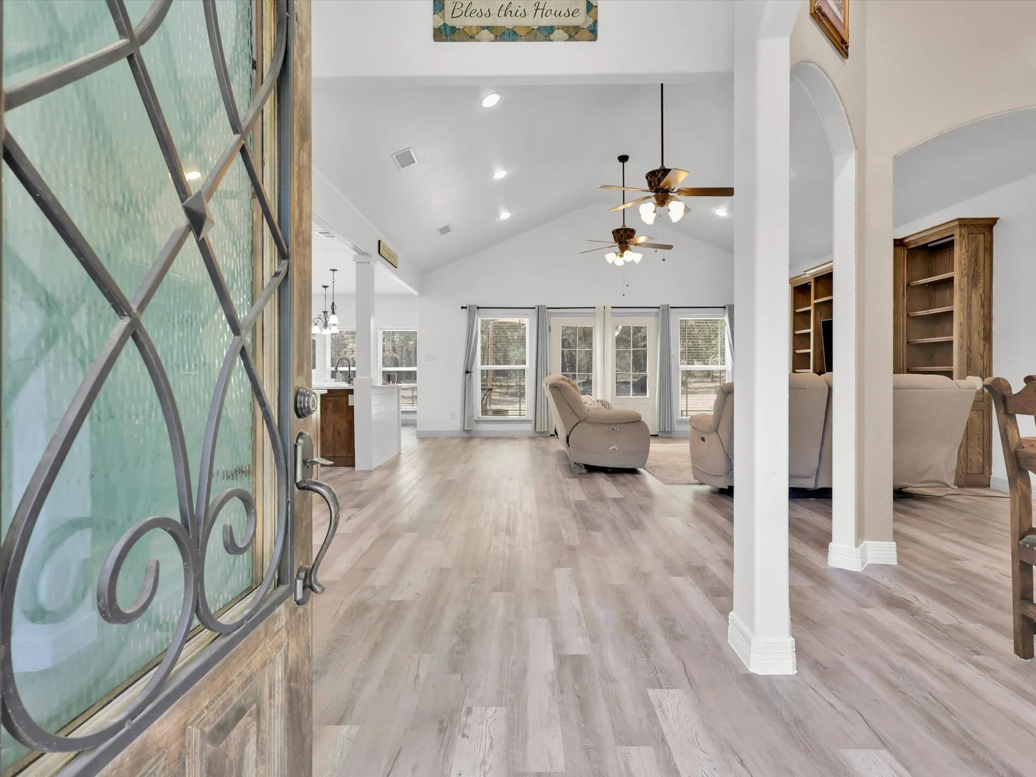 Single Family Residence For Sale in Parker County , 1255 Greg Street, Azle, Texas 76020, 4 Bedroom, 3 Bathroom, 2 Garage spaces, 3,250 Sqft, built in 2014, mls#21343166, Real Estate Agent in Azle, Homes For Sale in Parker county, Homes For Sale in Azle, Realtor in Azle Texas, Real Estate Brokerage Independent Realty Texas, Luminita Cordes Realtor