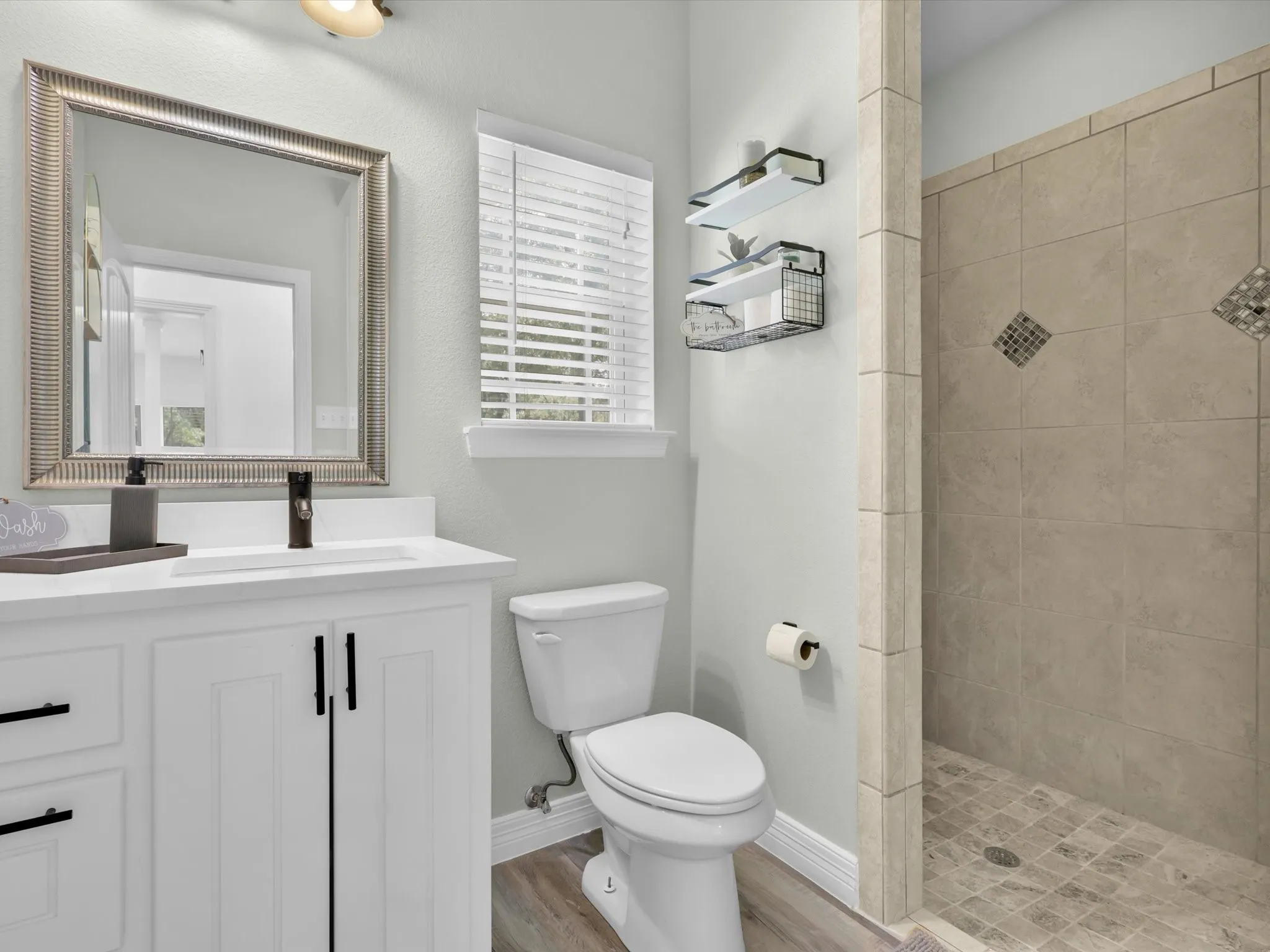 Single Family Residence For Sale in Parker County , 1255 Greg Street, Azle, Texas 76020, 4 Bedroom, 3 Bathroom, 2 Garage spaces, 3,250 Sqft, built in 2014, mls#21343166, Real Estate Agent in Azle, Homes For Sale in Parker county, Homes For Sale in Azle, Realtor in Azle Texas, Real Estate Brokerage Independent Realty Texas, Luminita Cordes Realtor