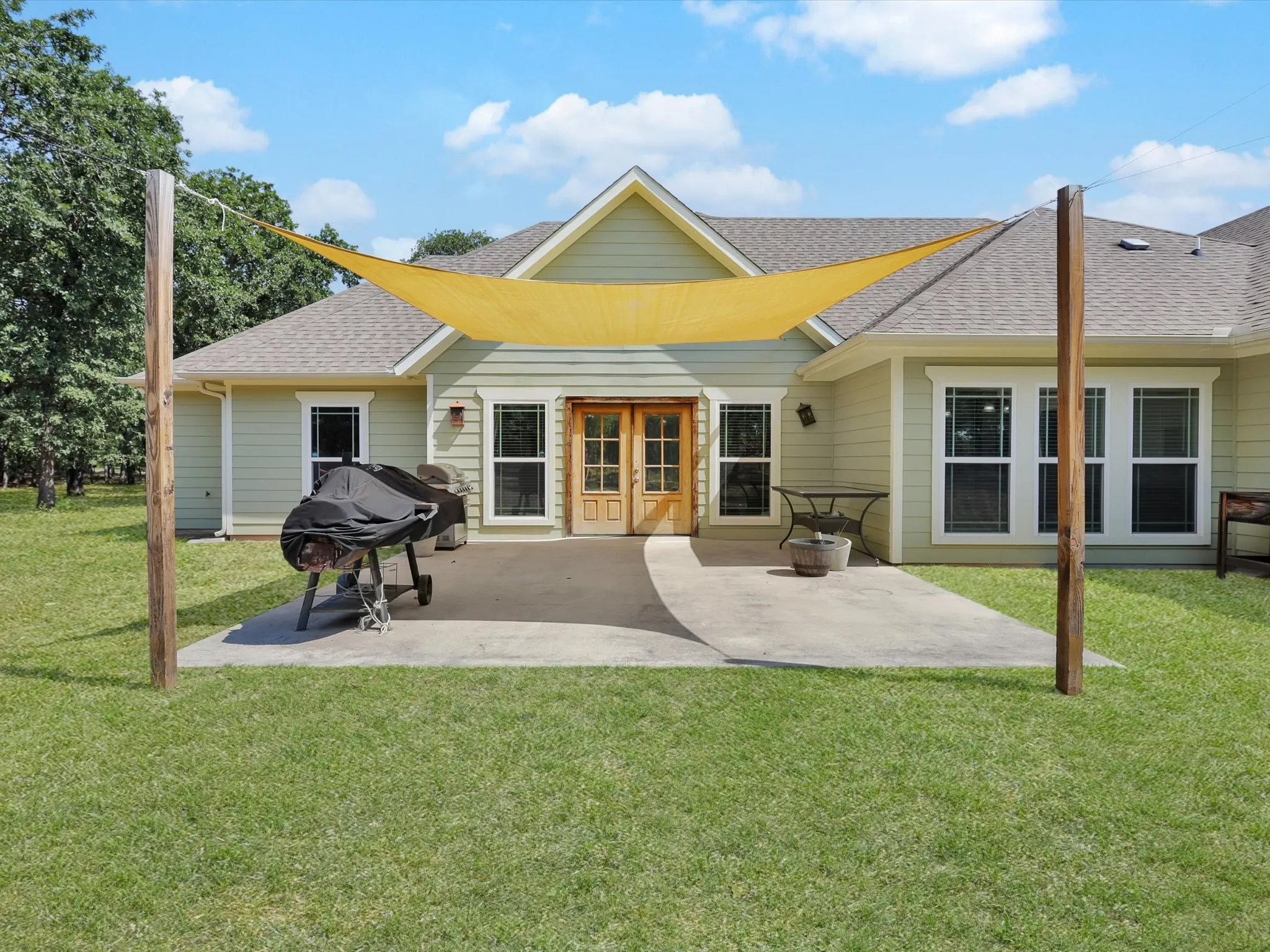 Single Family Residence For Sale in Parker County , 1255 Greg Street, Azle, Texas 76020, 4 Bedroom, 3 Bathroom, 2 Garage spaces, 3,250 Sqft, built in 2014, mls#21343166, Real Estate Agent in Azle, Homes For Sale in Parker county, Homes For Sale in Azle, Realtor in Azle Texas, Real Estate Brokerage Independent Realty Texas, Luminita Cordes Realtor