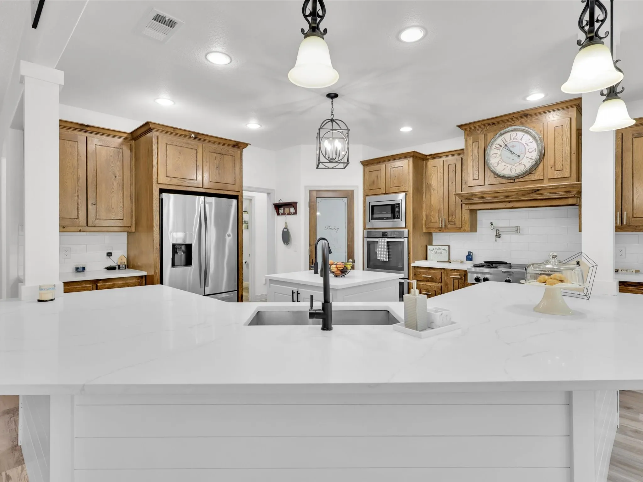 Single Family Residence For Sale in Parker County , 1255 Greg Street, Azle, Texas 76020, 4 Bedroom, 3 Bathroom, 2 Garage spaces, 3,250 Sqft, built in 2014, mls#21343166, Real Estate Agent in Azle, Homes For Sale in Parker county, Homes For Sale in Azle, Realtor in Azle Texas, Real Estate Brokerage Independent Realty Texas, Luminita Cordes Realtor