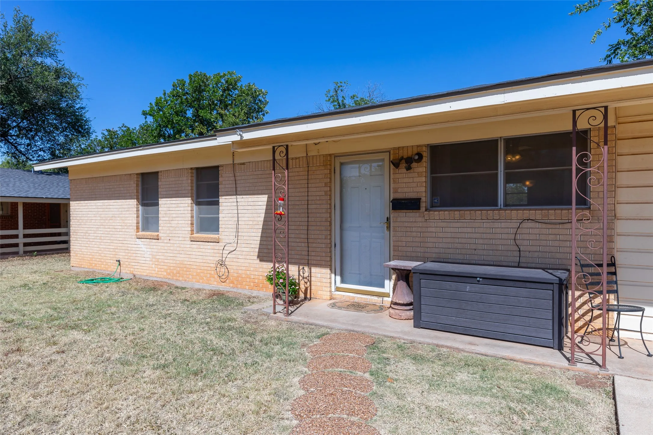 Single Family Residence For Sale in Taylor County , 2618 Rountree Drive, Abilene, Texas 79601, 2 Bedroom, 1 Bathroom, 1 Garage spaces, 988 Sqft, built in 1958, mls#21342937, Real Estate Agent in Abilene, Homes For Sale in Taylor county, Homes For Sale in Abilene, Realtor in Abilene Texas, Real Estate Brokerage Independent Realty Texas, Luminita Cordes Realtor