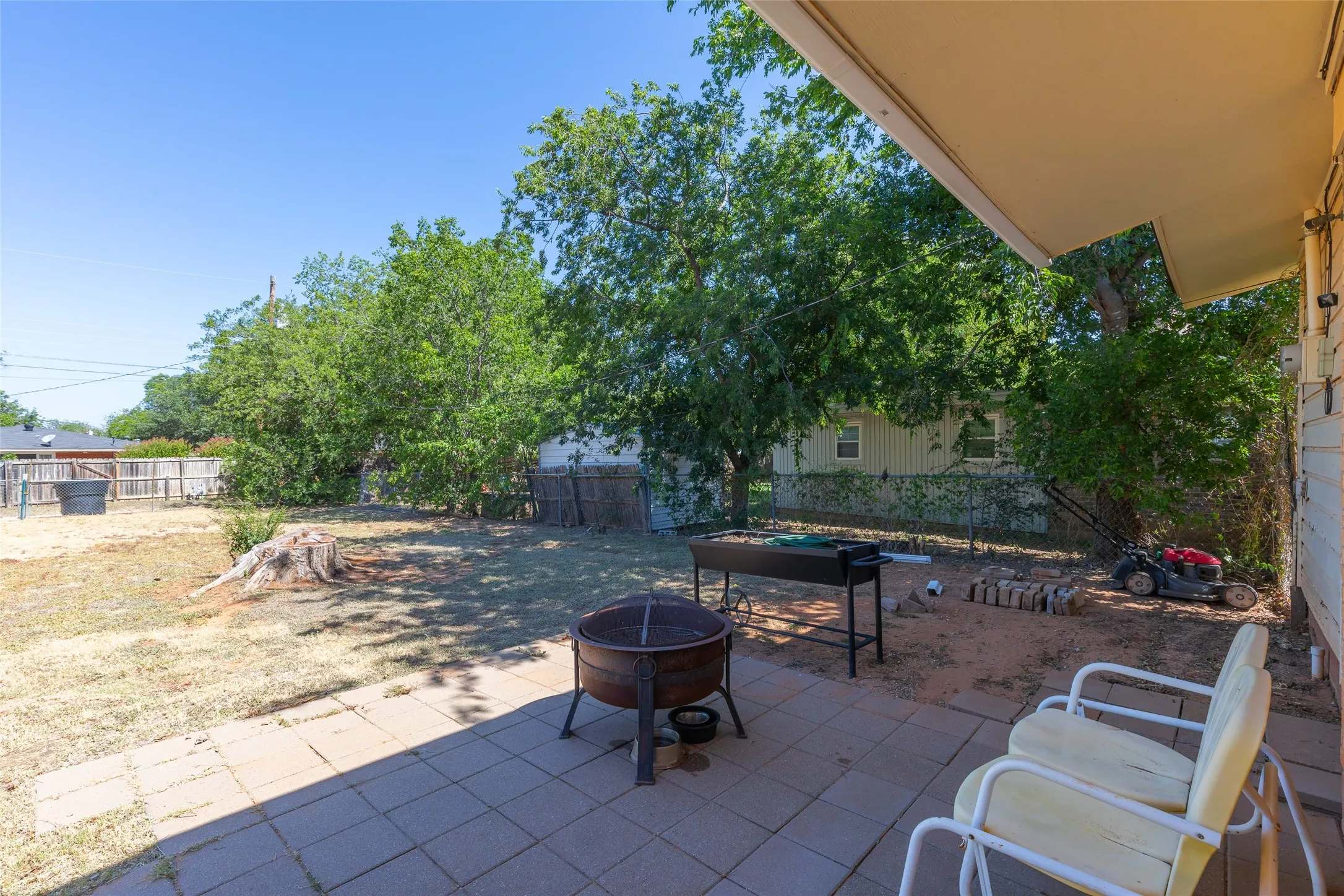 Single Family Residence For Sale in Taylor County , 2618 Rountree Drive, Abilene, Texas 79601, 2 Bedroom, 1 Bathroom, 1 Garage spaces, 988 Sqft, built in 1958, mls#21342937, Real Estate Agent in Abilene, Homes For Sale in Taylor county, Homes For Sale in Abilene, Realtor in Abilene Texas, Real Estate Brokerage Independent Realty Texas, Luminita Cordes Realtor
