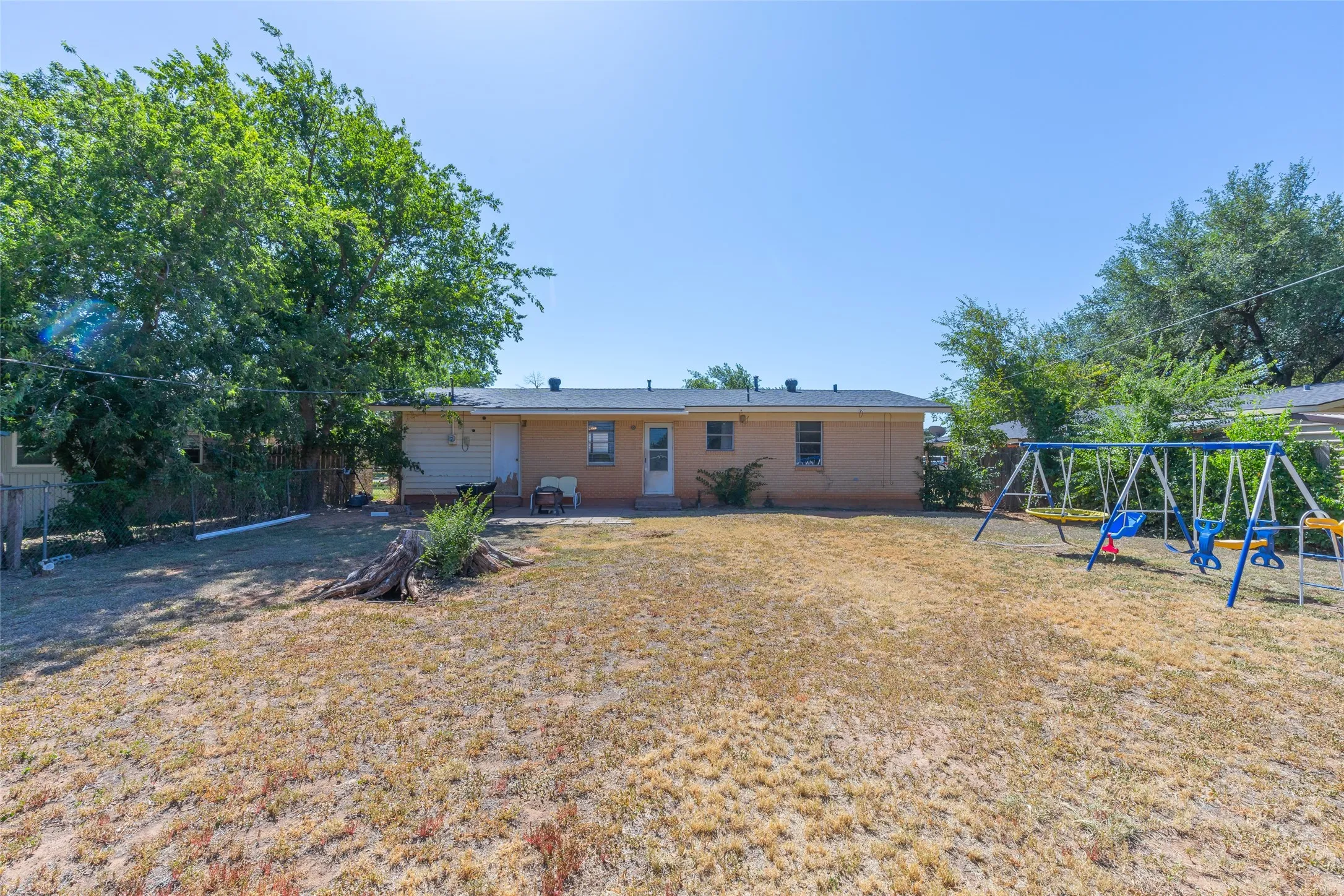 Single Family Residence For Sale in Taylor County , 2618 Rountree Drive, Abilene, Texas 79601, 2 Bedroom, 1 Bathroom, 1 Garage spaces, 988 Sqft, built in 1958, mls#21342937, Real Estate Agent in Abilene, Homes For Sale in Taylor county, Homes For Sale in Abilene, Realtor in Abilene Texas, Real Estate Brokerage Independent Realty Texas, Luminita Cordes Realtor