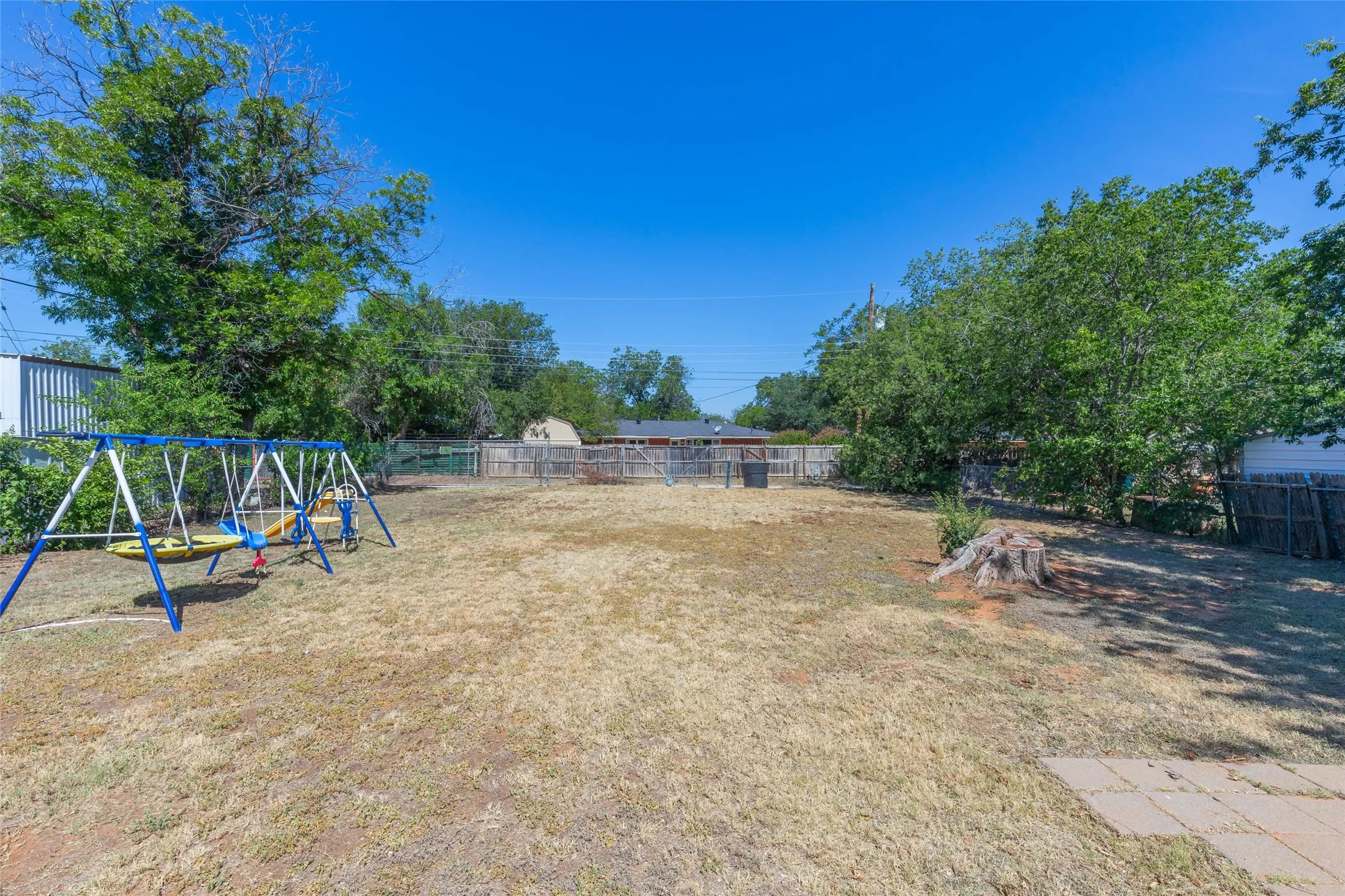 Single Family Residence For Sale in Taylor County , 2618 Rountree Drive, Abilene, Texas 79601, 2 Bedroom, 1 Bathroom, 1 Garage spaces, 988 Sqft, built in 1958, mls#21342937, Real Estate Agent in Abilene, Homes For Sale in Taylor county, Homes For Sale in Abilene, Realtor in Abilene Texas, Real Estate Brokerage Independent Realty Texas, Luminita Cordes Realtor
