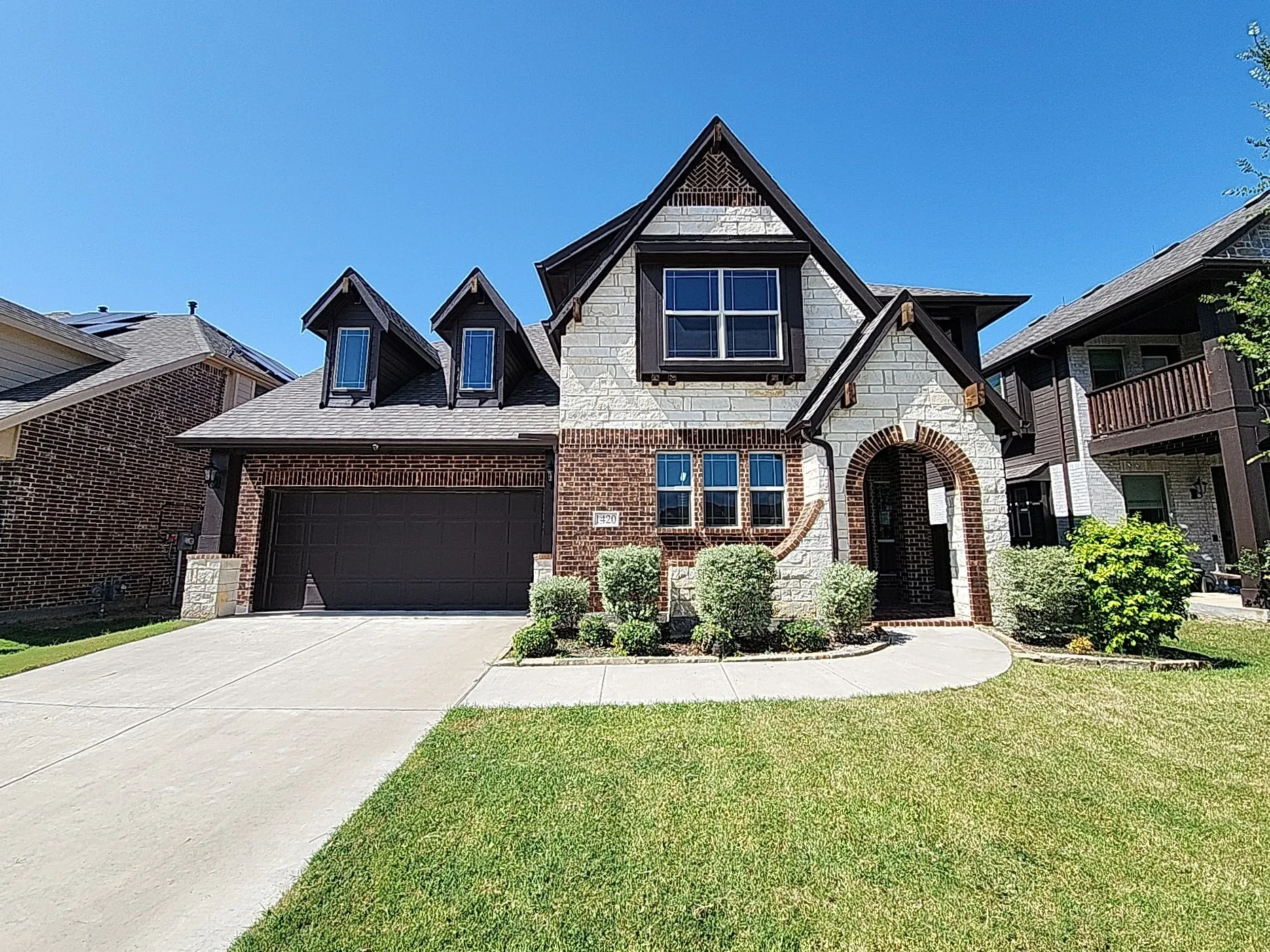Single Family Residence For Sale in Collin County , 1420 Milton Lane, Mc Kinney, Texas 75071, 4 Bedroom, 4 Bathroom, 2 Garage spaces, 3,444 Sqft, built in 2022, mls#21345474, Real Estate Agent in Mc Kinney, Homes For Sale in Collin county, Homes For Sale in Mc Kinney, Realtor in Mc Kinney Texas, Real Estate Brokerage Independent Realty Texas, Luminita Cordes Realtor