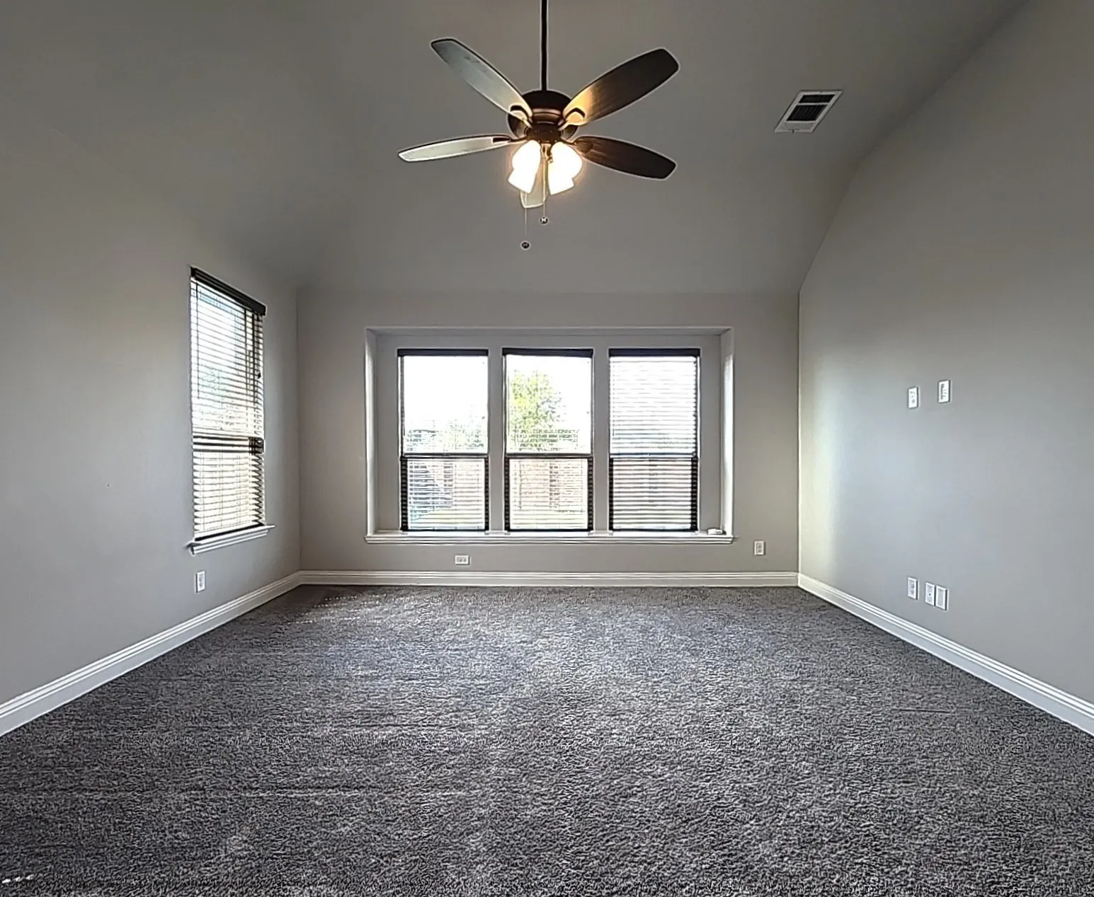 Single Family Residence For Sale in Collin County , 1420 Milton Lane, Mc Kinney, Texas 75071, 4 Bedroom, 4 Bathroom, 2 Garage spaces, 3,444 Sqft, built in 2022, mls#21345474, Real Estate Agent in Mc Kinney, Homes For Sale in Collin county, Homes For Sale in Mc Kinney, Realtor in Mc Kinney Texas, Real Estate Brokerage Independent Realty Texas, Luminita Cordes Realtor