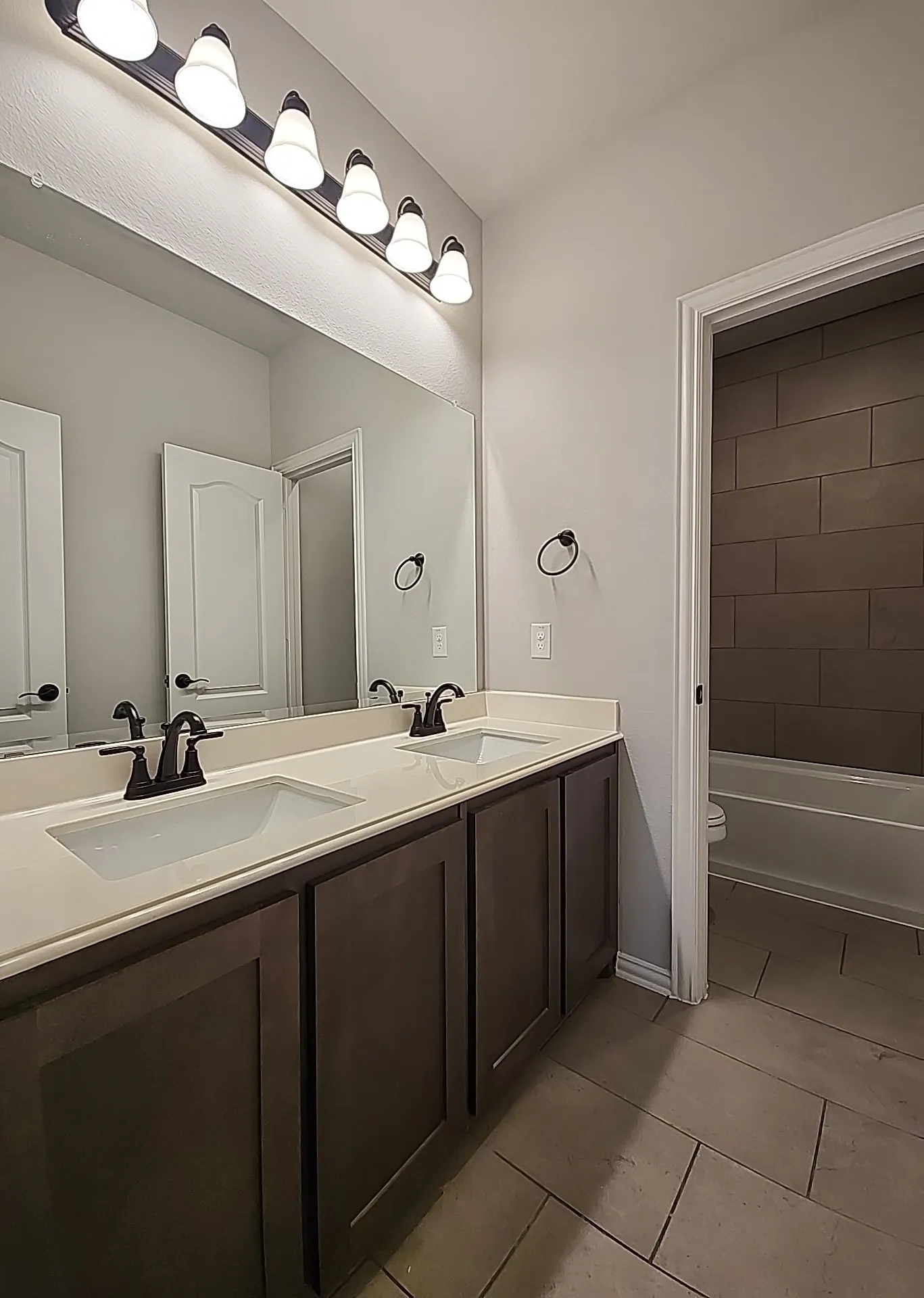 Single Family Residence For Sale in Collin County , 1420 Milton Lane, Mc Kinney, Texas 75071, 4 Bedroom, 4 Bathroom, 2 Garage spaces, 3,444 Sqft, built in 2022, mls#21345474, Real Estate Agent in Mc Kinney, Homes For Sale in Collin county, Homes For Sale in Mc Kinney, Realtor in Mc Kinney Texas, Real Estate Brokerage Independent Realty Texas, Luminita Cordes Realtor