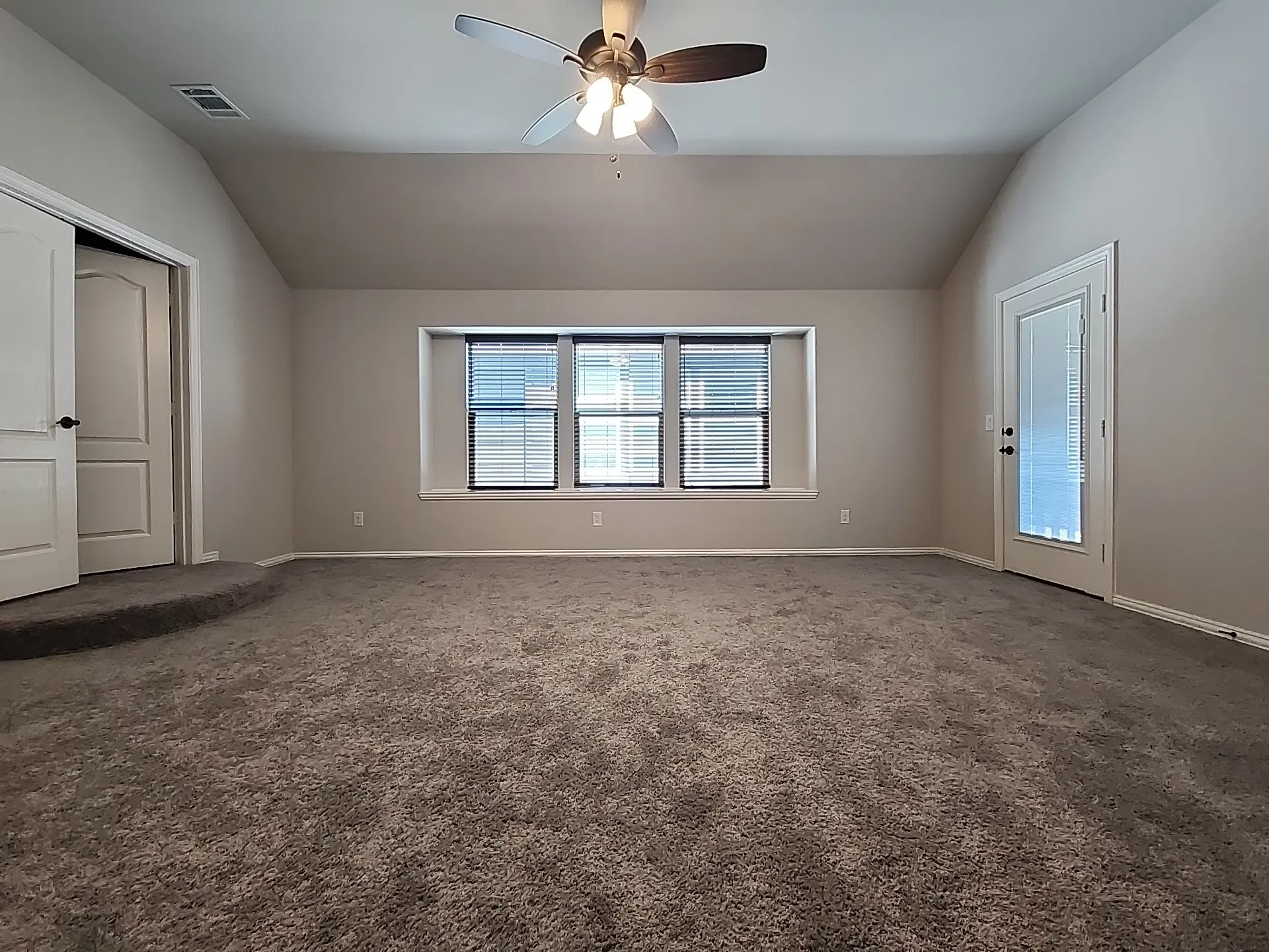 Single Family Residence For Sale in Collin County , 1420 Milton Lane, Mc Kinney, Texas 75071, 4 Bedroom, 4 Bathroom, 2 Garage spaces, 3,444 Sqft, built in 2022, mls#21345474, Real Estate Agent in Mc Kinney, Homes For Sale in Collin county, Homes For Sale in Mc Kinney, Realtor in Mc Kinney Texas, Real Estate Brokerage Independent Realty Texas, Luminita Cordes Realtor