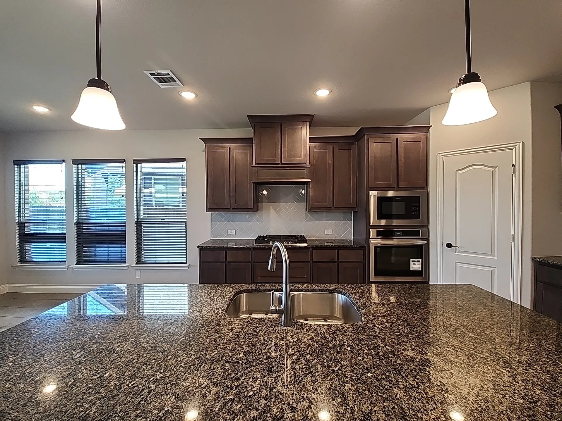 Single Family Residence For Sale in Collin County , 1420 Milton Lane, Mc Kinney, Texas 75071, 4 Bedroom, 4 Bathroom, 2 Garage spaces, 3,444 Sqft, built in 2022, mls#21345474, Real Estate Agent in Mc Kinney, Homes For Sale in Collin county, Homes For Sale in Mc Kinney, Realtor in Mc Kinney Texas, Real Estate Brokerage Independent Realty Texas, Luminita Cordes Realtor