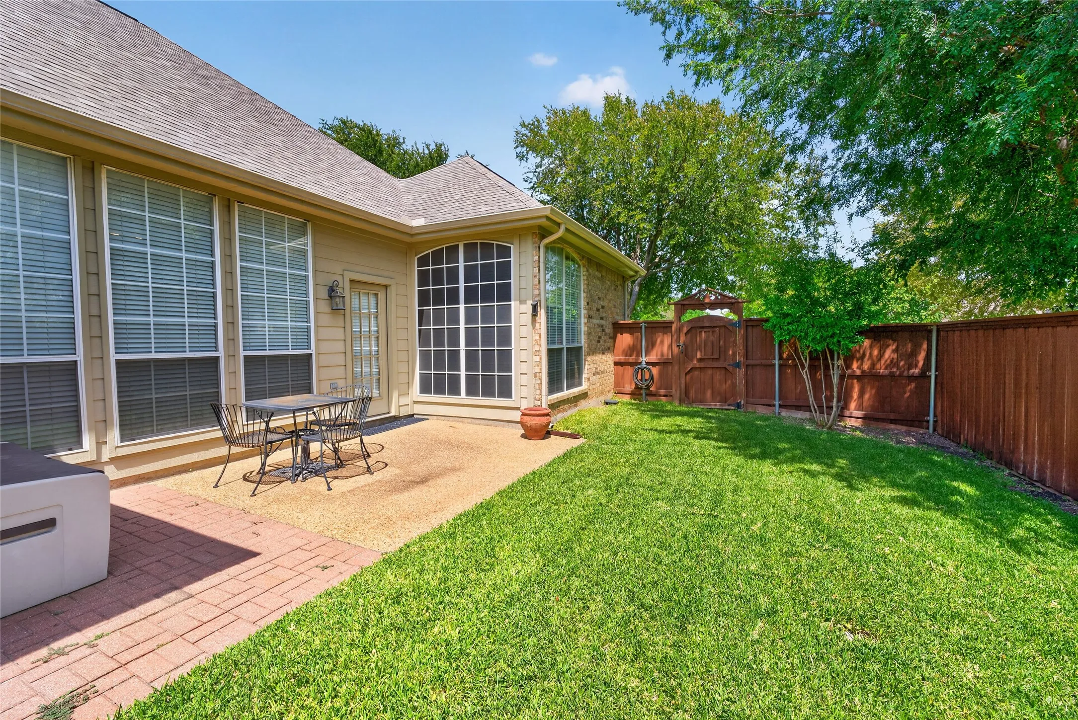 Single Family Residence For Sale in Collin County , 6777 Gatewick Drive, Frisco, Texas 75035, 4 Bedroom, 2 Bathroom, 2 Garage spaces, 2,395 Sqft, built in 1999, mls#21342984, Real Estate Agent in Frisco, Homes For Sale in Collin county, Homes For Sale in Frisco, Realtor in Frisco Texas, Real Estate Brokerage Independent Realty Texas, Luminita Cordes Realtor