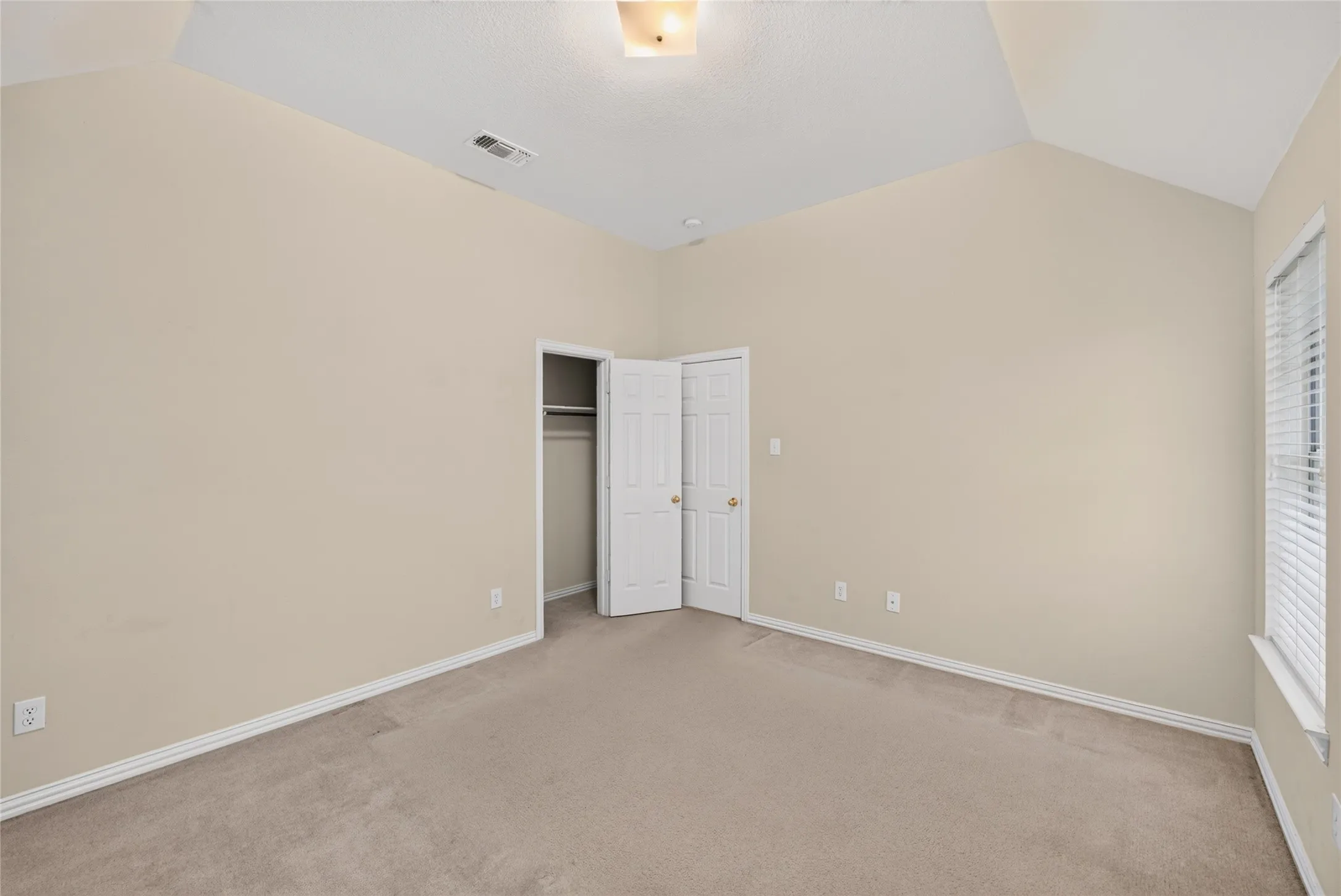 Single Family Residence For Sale in Collin County , 6777 Gatewick Drive, Frisco, Texas 75035, 4 Bedroom, 2 Bathroom, 2 Garage spaces, 2,395 Sqft, built in 1999, mls#21342984, Real Estate Agent in Frisco, Homes For Sale in Collin county, Homes For Sale in Frisco, Realtor in Frisco Texas, Real Estate Brokerage Independent Realty Texas, Luminita Cordes Realtor