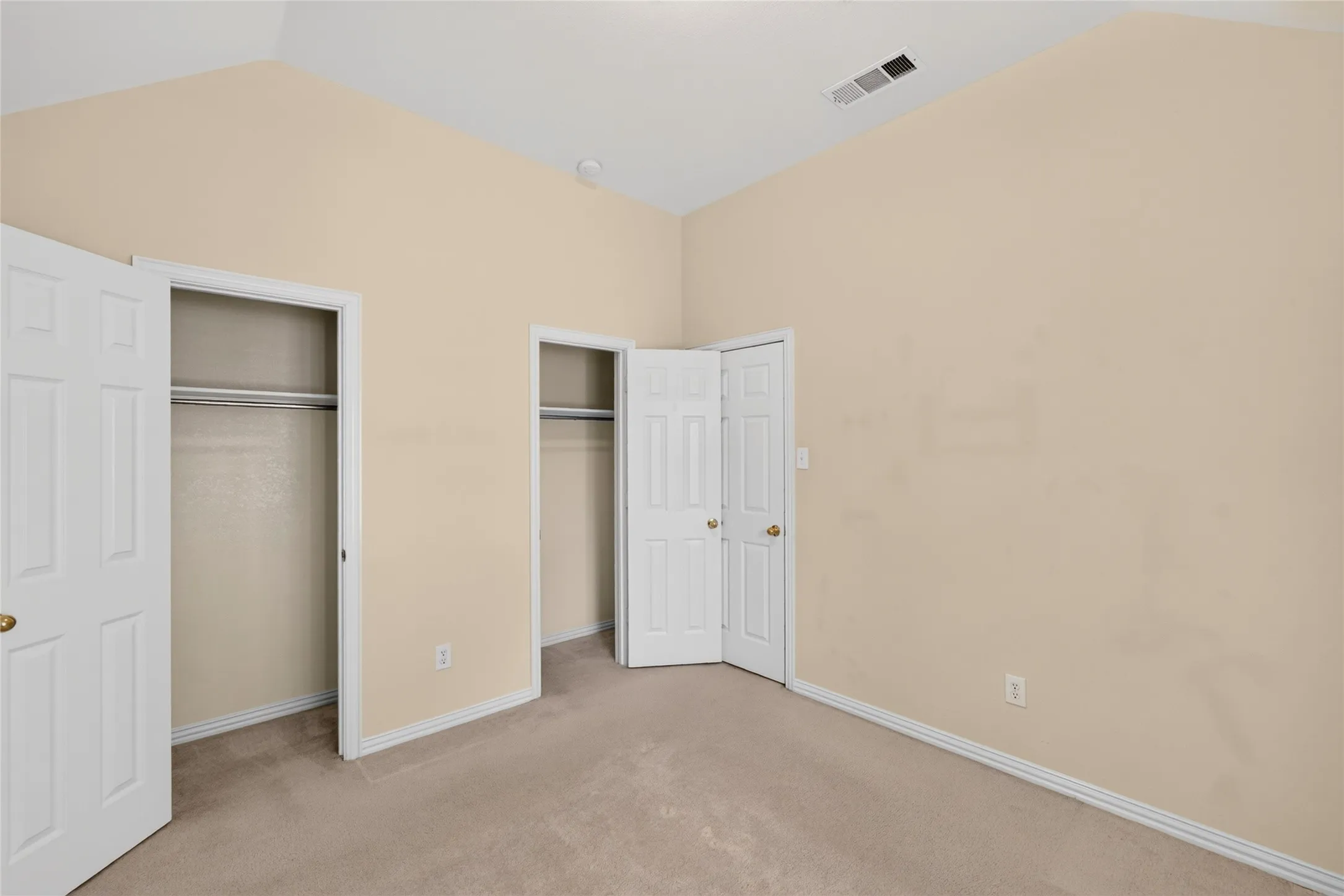 Single Family Residence For Sale in Collin County , 6777 Gatewick Drive, Frisco, Texas 75035, 4 Bedroom, 2 Bathroom, 2 Garage spaces, 2,395 Sqft, built in 1999, mls#21342984, Real Estate Agent in Frisco, Homes For Sale in Collin county, Homes For Sale in Frisco, Realtor in Frisco Texas, Real Estate Brokerage Independent Realty Texas, Luminita Cordes Realtor
