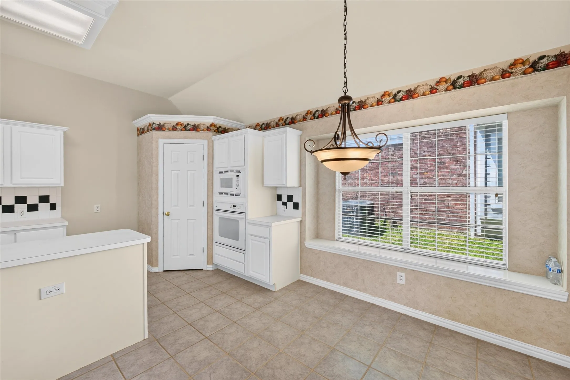 Single Family Residence For Sale in Collin County , 6777 Gatewick Drive, Frisco, Texas 75035, 4 Bedroom, 2 Bathroom, 2 Garage spaces, 2,395 Sqft, built in 1999, mls#21342984, Real Estate Agent in Frisco, Homes For Sale in Collin county, Homes For Sale in Frisco, Realtor in Frisco Texas, Real Estate Brokerage Independent Realty Texas, Luminita Cordes Realtor