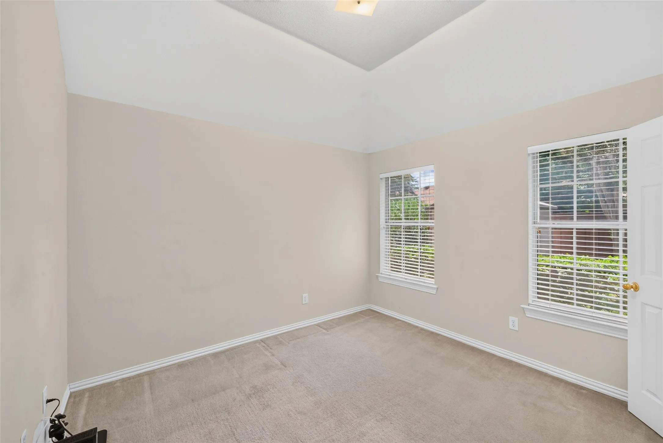 Single Family Residence For Sale in Collin County , 6777 Gatewick Drive, Frisco, Texas 75035, 4 Bedroom, 2 Bathroom, 2 Garage spaces, 2,395 Sqft, built in 1999, mls#21342984, Real Estate Agent in Frisco, Homes For Sale in Collin county, Homes For Sale in Frisco, Realtor in Frisco Texas, Real Estate Brokerage Independent Realty Texas, Luminita Cordes Realtor