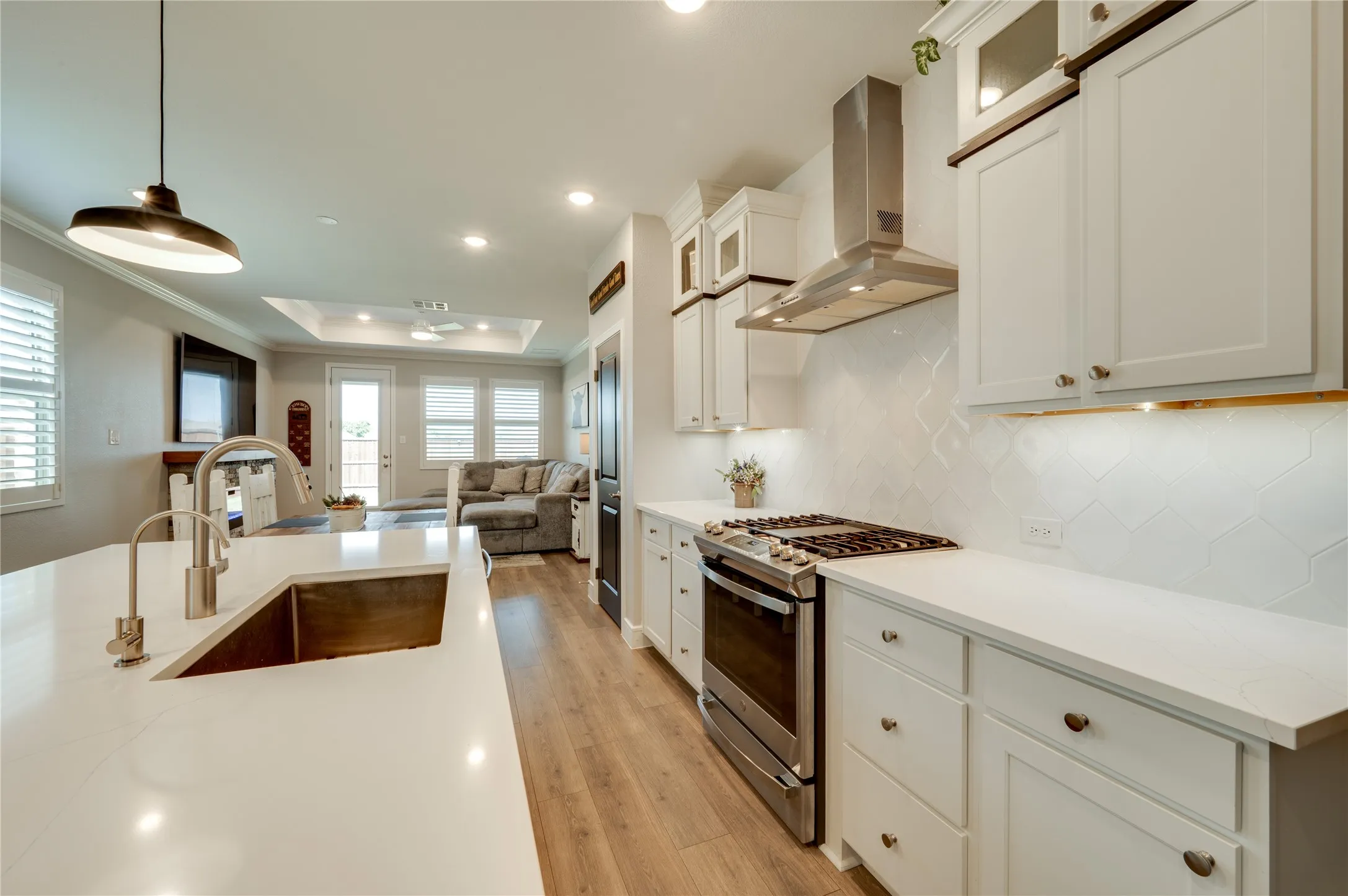 Single Family Residence For Sale in Grayson County , 3703 Cloverleaf Lane, Sherman, Texas 75092, 3 Bedroom, 3 Bathroom, 2 Garage spaces, 2,062 Sqft, built in 2024, mls#21338102, Real Estate Agent in Sherman, Homes For Sale in Grayson county, Homes For Sale in Sherman, Realtor in Sherman Texas, Real Estate Brokerage Independent Realty Texas, Luminita Cordes Realtor