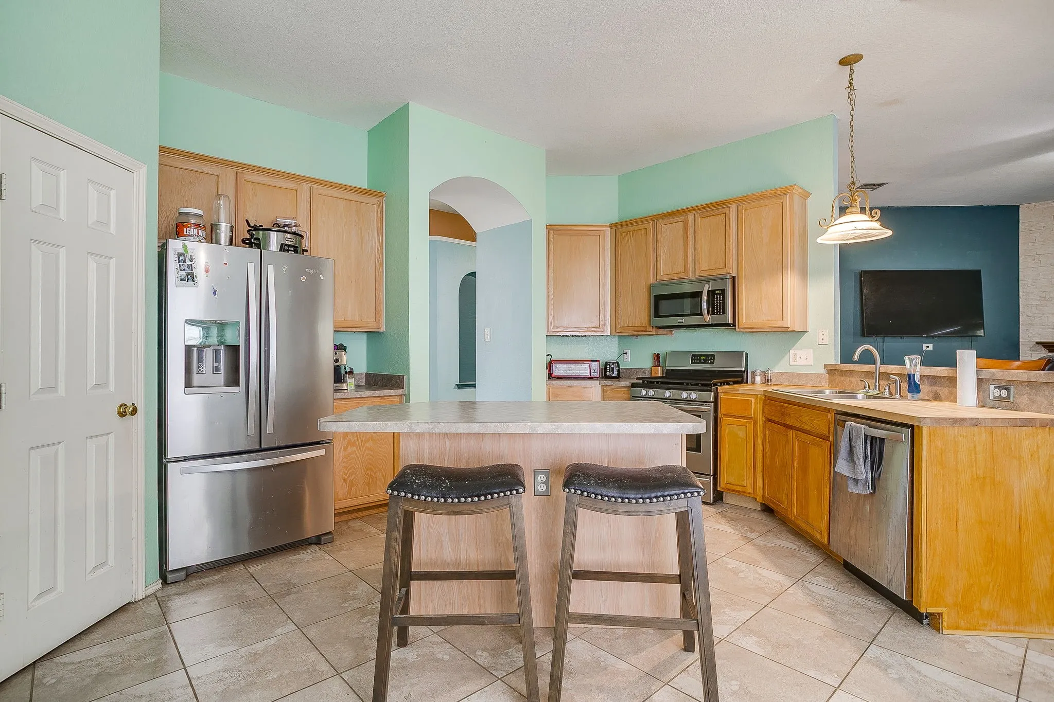 Single Family Residence For Sale in Tarrant County , 4621 Barnhill Lane, Fort Worth, Texas 76135, 3 Bedroom, 2 Bathroom, 2 Garage spaces, 1,686 Sqft, built in 2002, mls#21345107, Real Estate Agent in Fort Worth, Homes For Sale in Tarrant county, Homes For Sale in Fort Worth, Realtor in Fort Worth Texas, Real Estate Brokerage Independent Realty Texas, Luminita Cordes Realtor