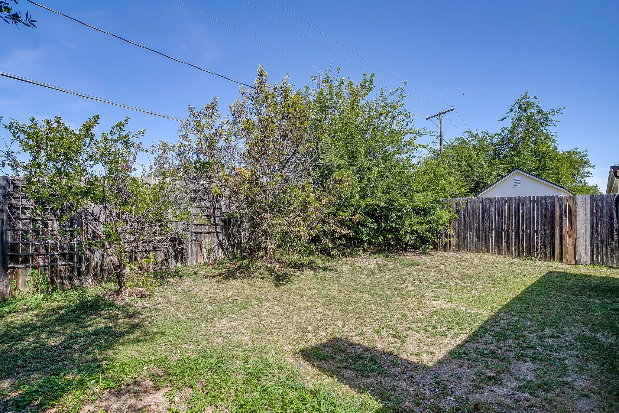 Single Family Residence For Sale in Tarrant County , 4621 Barnhill Lane, Fort Worth, Texas 76135, 3 Bedroom, 2 Bathroom, 2 Garage spaces, 1,686 Sqft, built in 2002, mls#21345107, Real Estate Agent in Fort Worth, Homes For Sale in Tarrant county, Homes For Sale in Fort Worth, Realtor in Fort Worth Texas, Real Estate Brokerage Independent Realty Texas, Luminita Cordes Realtor