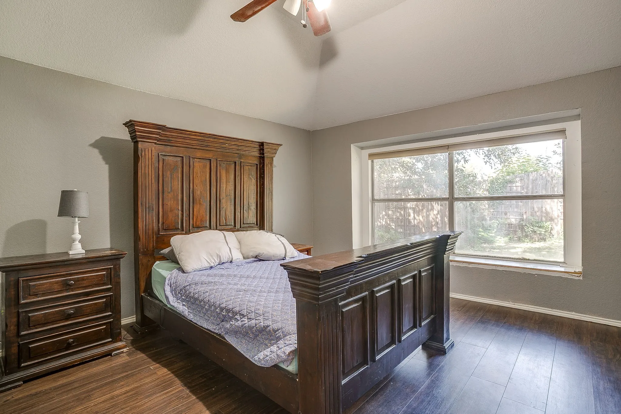 Single Family Residence For Sale in Tarrant County , 4621 Barnhill Lane, Fort Worth, Texas 76135, 3 Bedroom, 2 Bathroom, 2 Garage spaces, 1,686 Sqft, built in 2002, mls#21345107, Real Estate Agent in Fort Worth, Homes For Sale in Tarrant county, Homes For Sale in Fort Worth, Realtor in Fort Worth Texas, Real Estate Brokerage Independent Realty Texas, Luminita Cordes Realtor