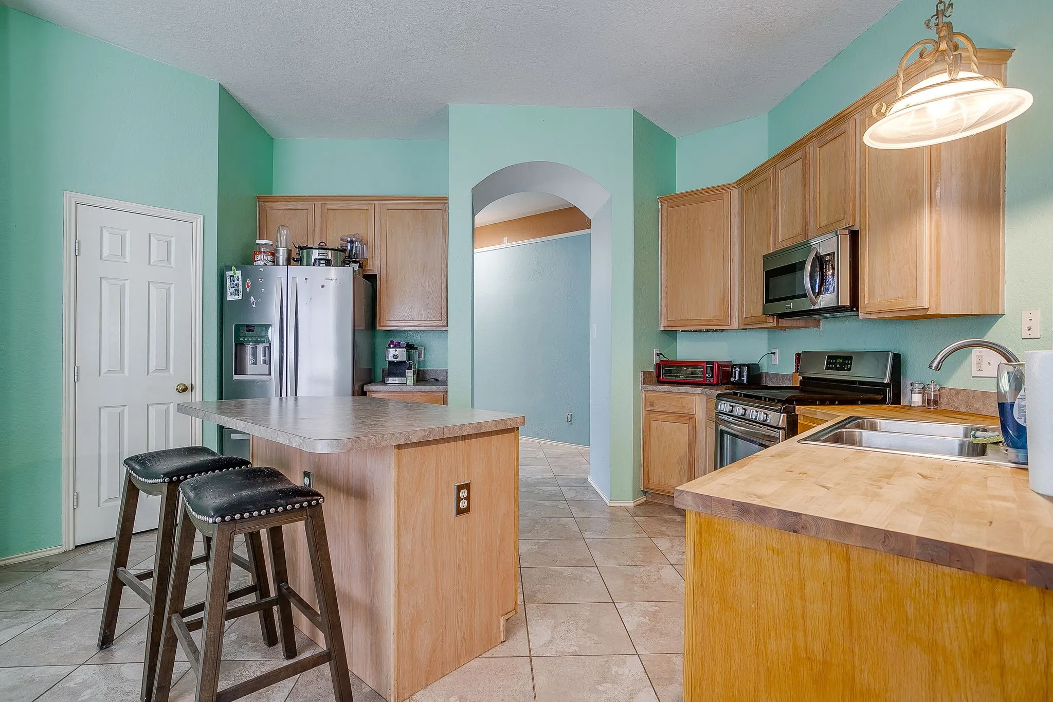 Single Family Residence For Sale in Tarrant County , 4621 Barnhill Lane, Fort Worth, Texas 76135, 3 Bedroom, 2 Bathroom, 2 Garage spaces, 1,686 Sqft, built in 2002, mls#21345107, Real Estate Agent in Fort Worth, Homes For Sale in Tarrant county, Homes For Sale in Fort Worth, Realtor in Fort Worth Texas, Real Estate Brokerage Independent Realty Texas, Luminita Cordes Realtor