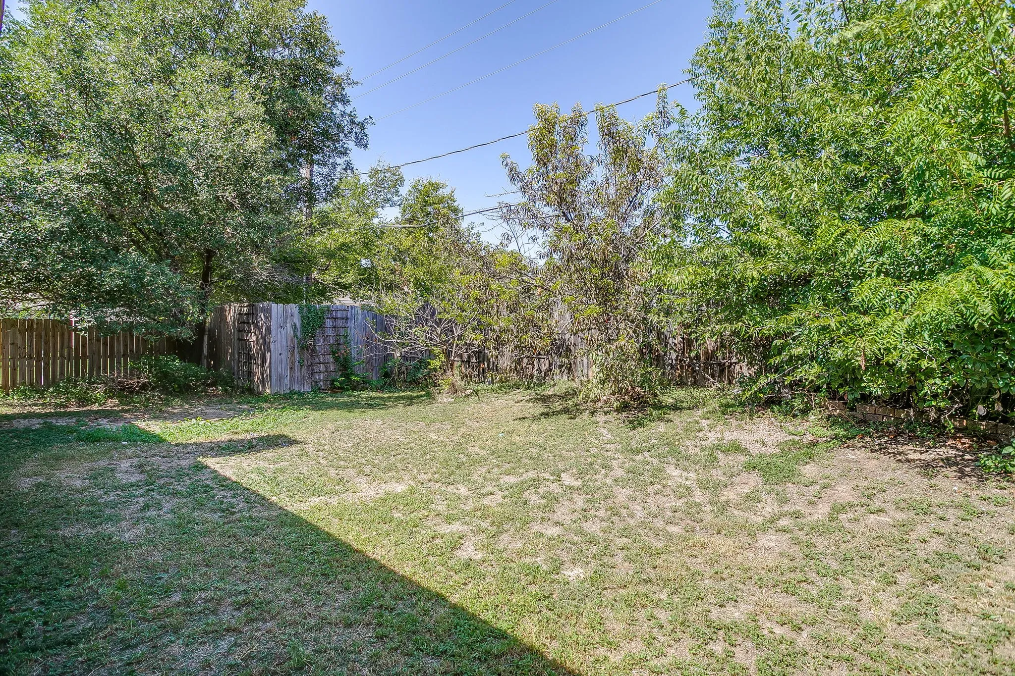 Single Family Residence For Sale in Tarrant County , 4621 Barnhill Lane, Fort Worth, Texas 76135, 3 Bedroom, 2 Bathroom, 2 Garage spaces, 1,686 Sqft, built in 2002, mls#21345107, Real Estate Agent in Fort Worth, Homes For Sale in Tarrant county, Homes For Sale in Fort Worth, Realtor in Fort Worth Texas, Real Estate Brokerage Independent Realty Texas, Luminita Cordes Realtor