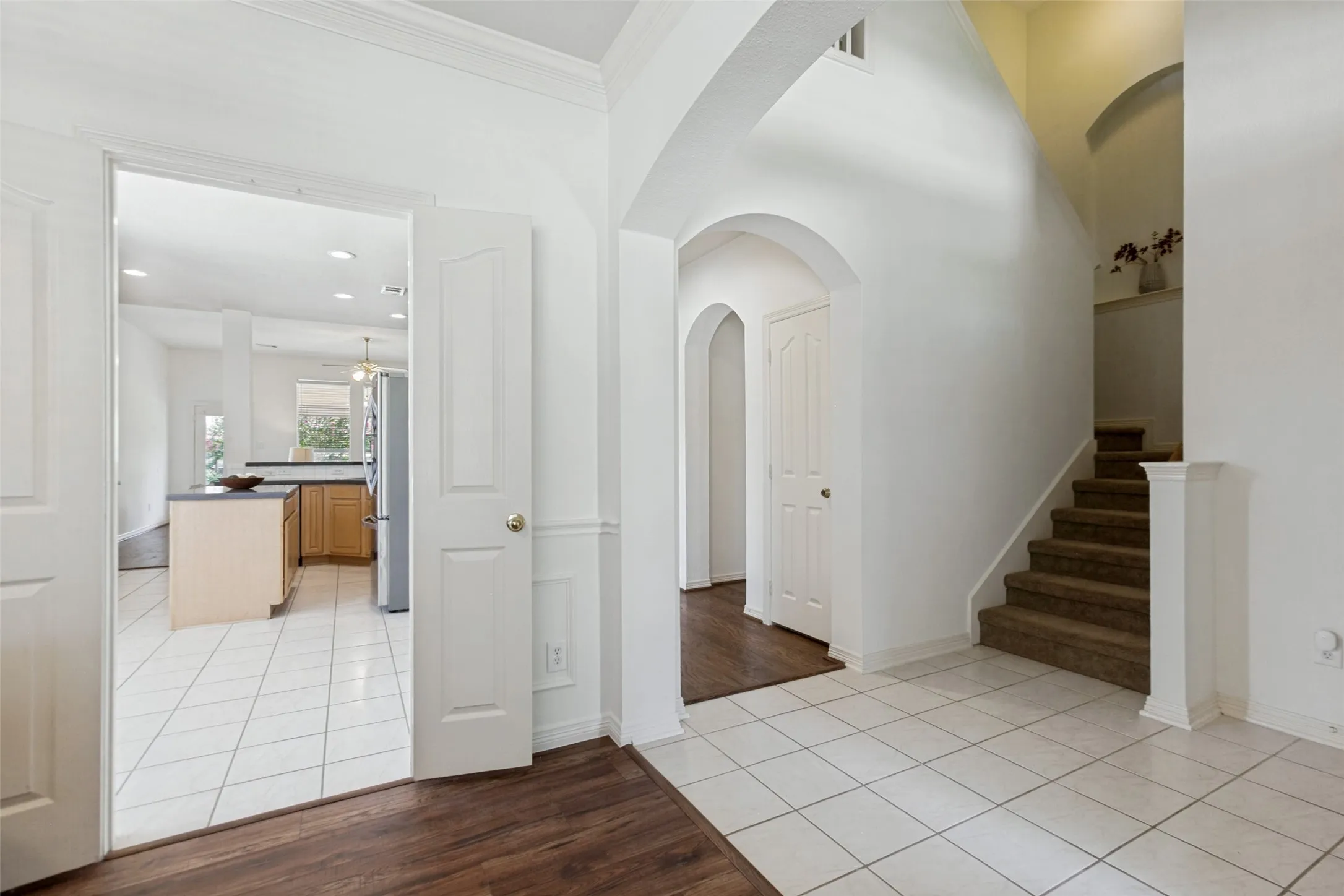 Bright and light entryway