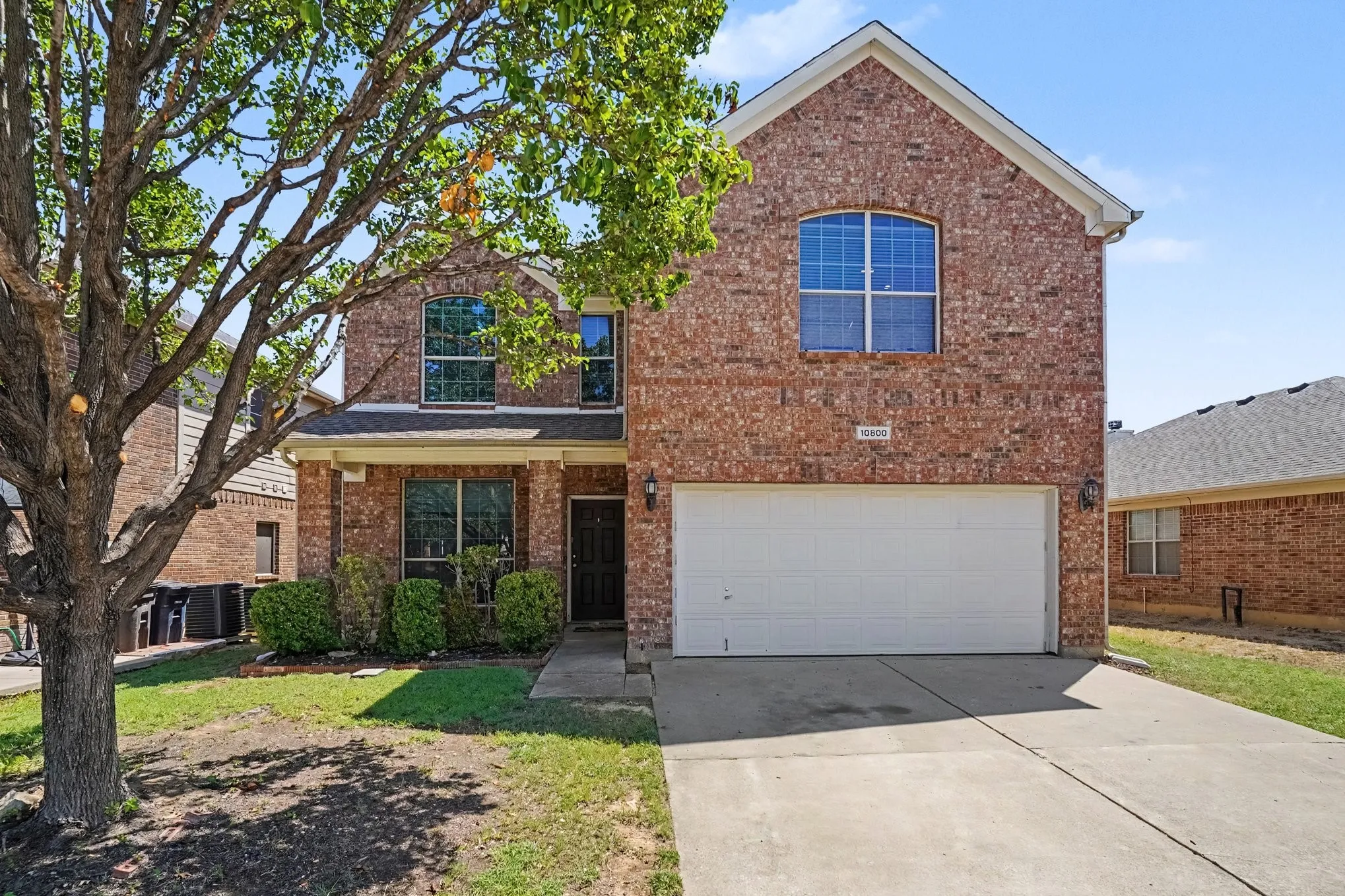 Single Family Residence For Sale in Tarrant County , 10800 Emerald Park Lane, Fort Worth, Texas 76052, 3 Bedroom, 3 Bathroom, 2 Garage spaces, 1,964 Sqft, built in 2006, mls#21343154, Real Estate Agent in Fort Worth, Homes For Sale in Tarrant county, Homes For Sale in Fort Worth, Realtor in Fort Worth Texas, Real Estate Brokerage Independent Realty Texas, Luminita Cordes Realtor