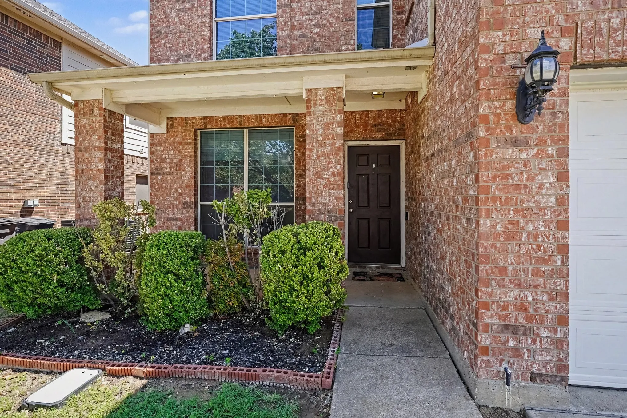 Single Family Residence For Sale in Tarrant County , 10800 Emerald Park Lane, Fort Worth, Texas 76052, 3 Bedroom, 3 Bathroom, 2 Garage spaces, 1,964 Sqft, built in 2006, mls#21343154, Real Estate Agent in Fort Worth, Homes For Sale in Tarrant county, Homes For Sale in Fort Worth, Realtor in Fort Worth Texas, Real Estate Brokerage Independent Realty Texas, Luminita Cordes Realtor