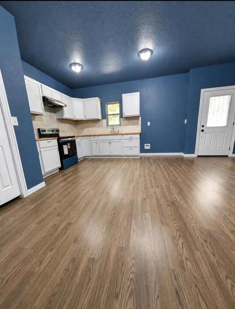 Single Family Residence For Sale in Van Zandt County , 469 Holly Glen, Murchison, Texas 75156, 3 Bedroom, 2 Bathroom, Garage spaces, 2,100 Sqft, built in 2024, mls#21345504, Real Estate Agent in Murchison, Homes For Sale in Van Zandt county, Homes For Sale in Murchison, Realtor in Murchison Texas, Real Estate Brokerage Independent Realty Texas, Luminita Cordes Realtor