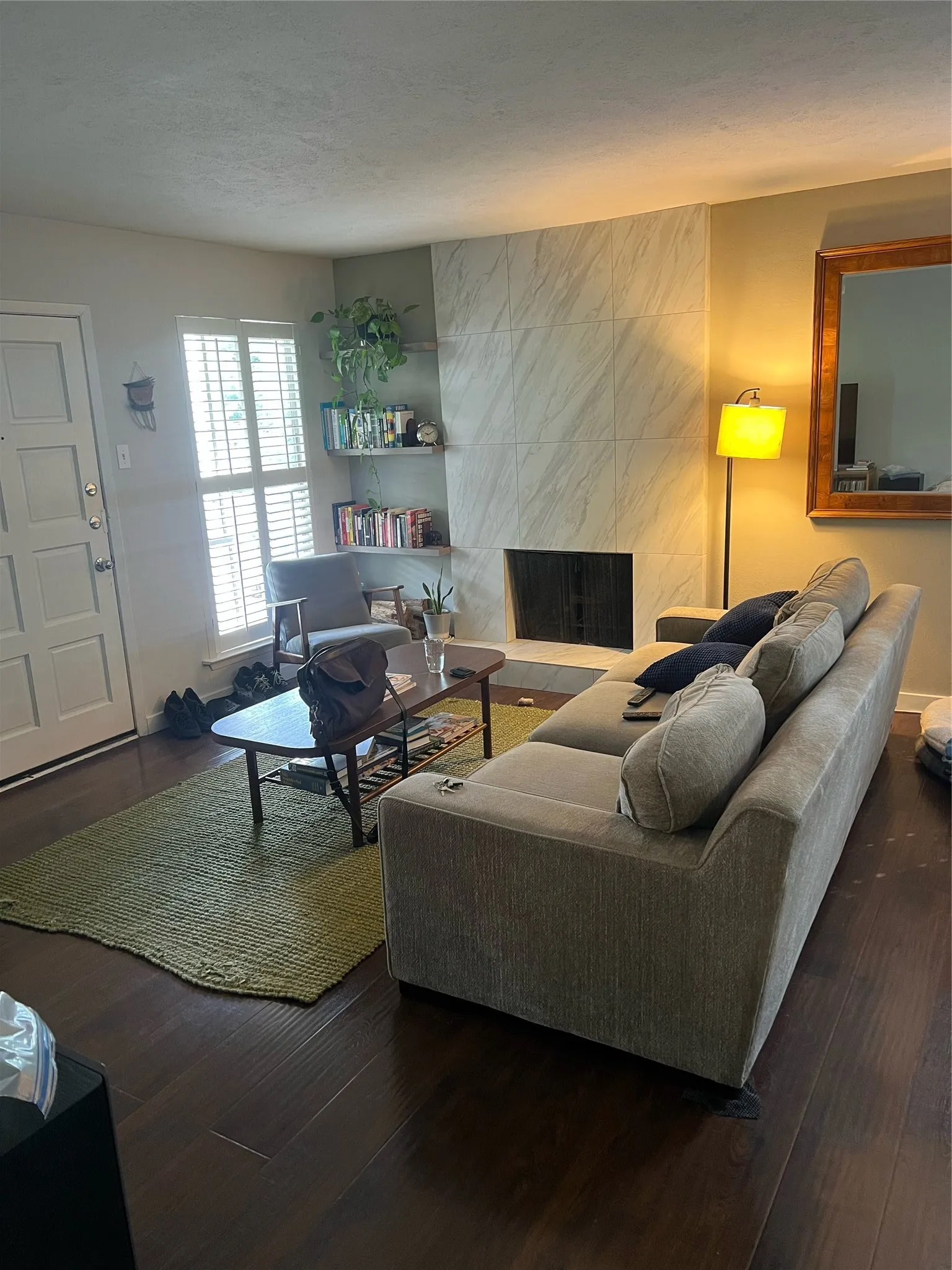Apartment For Rent in Dallas County , 4231 Gilbert Avenue 201, Dallas, Texas 75219, 1 Bedroom, 1 Bathroom, Garage spaces, 900 Sqft, built in 1973, Price $1,400, mls#21345505, Real Estate Agent in Dallas, Homes For Rent in Dallas county, Homes For Rent in Dallas, Realtor in Dallas Texas, Real Estate Brokerage Independent Realty Texas, Luminita Cordes Realtor