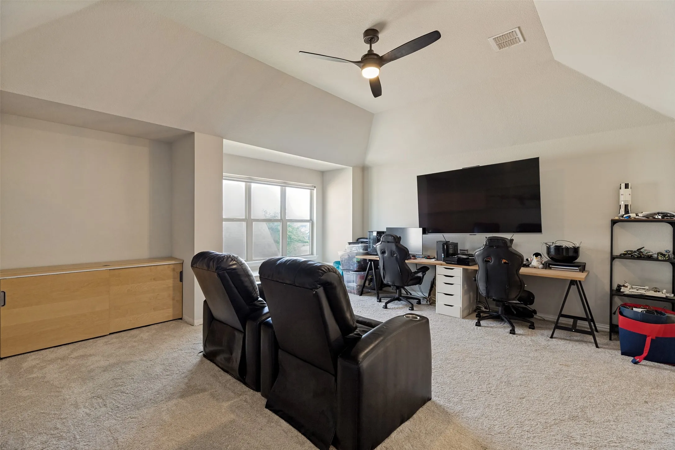 Single Family Residence For Sale in Collin County , 2726 Corral Drive, Celina, Texas 75009, 4 Bedroom, 4 Bathroom, 3 Garage spaces, 4,067 Sqft, built in 2016, mls#21342534, Real Estate Agent in Celina, Homes For Sale in Collin county, Homes For Sale in Celina, Realtor in Celina Texas, Real Estate Brokerage Independent Realty Texas, Luminita Cordes Realtor