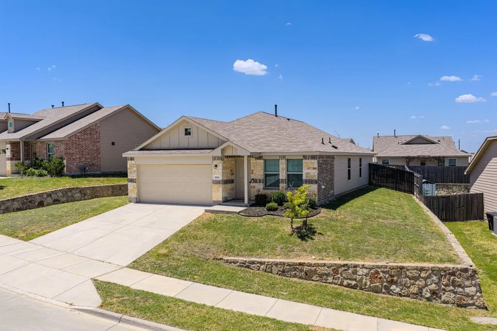 Single Family Residence For Sale in Tarrant County , 8412 Fawn Creek Drive, Fort Worth, Texas 76123, 4 Bedroom, 2 Bathroom, 2 Garage spaces, 1,725 Sqft, built in 2022, mls#21345487, Real Estate Agent in Fort Worth, Homes For Sale in Tarrant county, Homes For Sale in Fort Worth, Realtor in Fort Worth Texas, Real Estate Brokerage Independent Realty Texas, Luminita Cordes Realtor