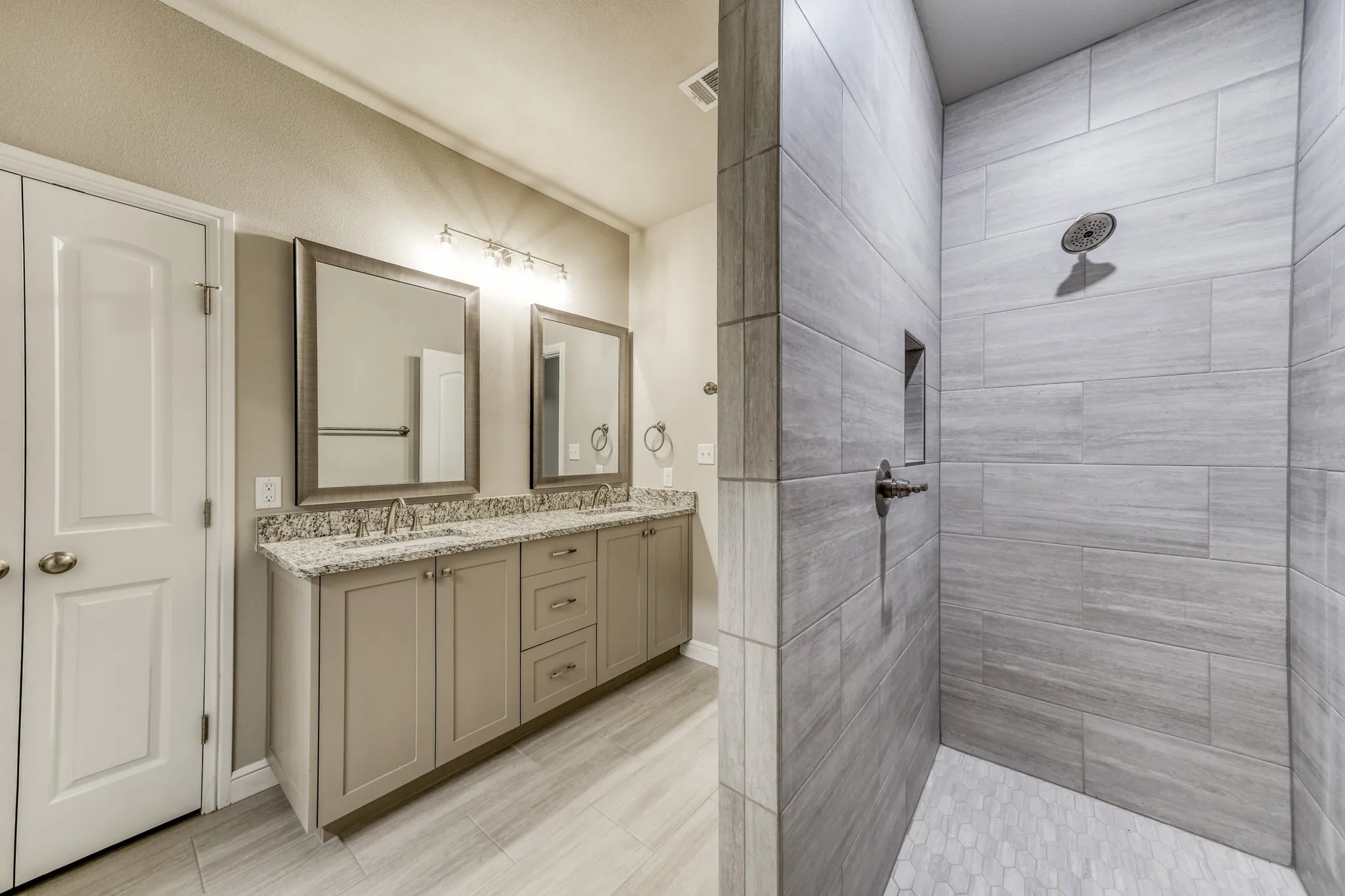 Townhouse For Sale in Parker County , 508 W 0AK Street, Weatherford, Texas 76086, 2 Bedrooms, 2 Bathrooms, 2 Garage spaces, 1,603 Sqft, built in 2022, Price $415,000, mls#21345527, Real Estate Agent in Weatherford, Homes For Sale in Parker county, Homes For Sale in Weatherford, Realtor in Weatherford Texas, Real Estate Brokerage Independent Realty Texas, Luminita Cordes Realtor