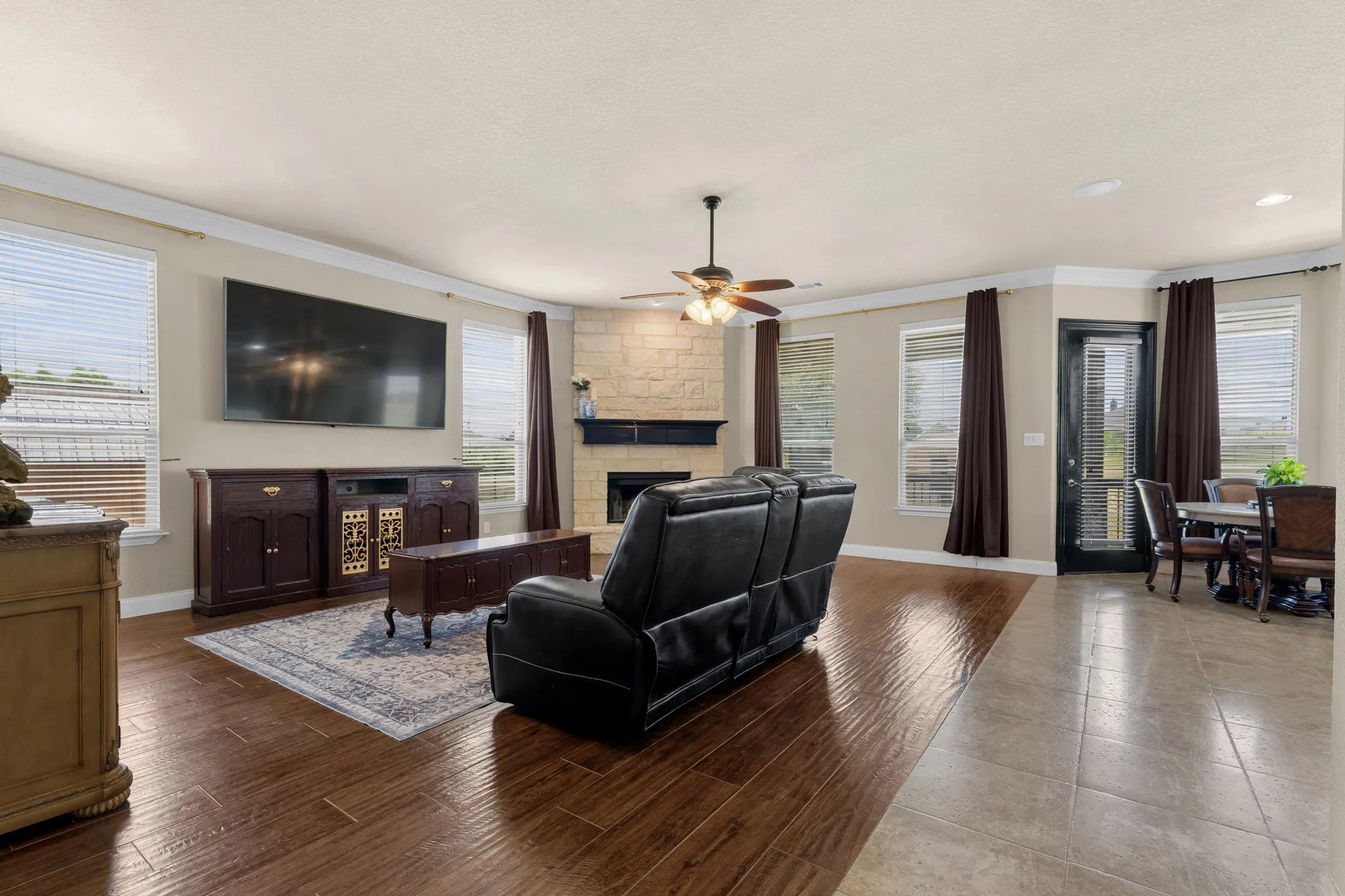Single Family Residence For Sale in Johnson County , 8909 County Road 915, Godley, Texas 76044, 5 Bedroom, 3 Bathroom, 3 Garage spaces, 3,615 Sqft, built in 2014, Price $629,000, mls#21336131, Real Estate Agent in Godley, Homes For Sale in Johnson county, Homes For Sale in Godley, Realtor in Godley Texas, Real Estate Brokerage Independent Realty Texas, Luminita Cordes Realtor