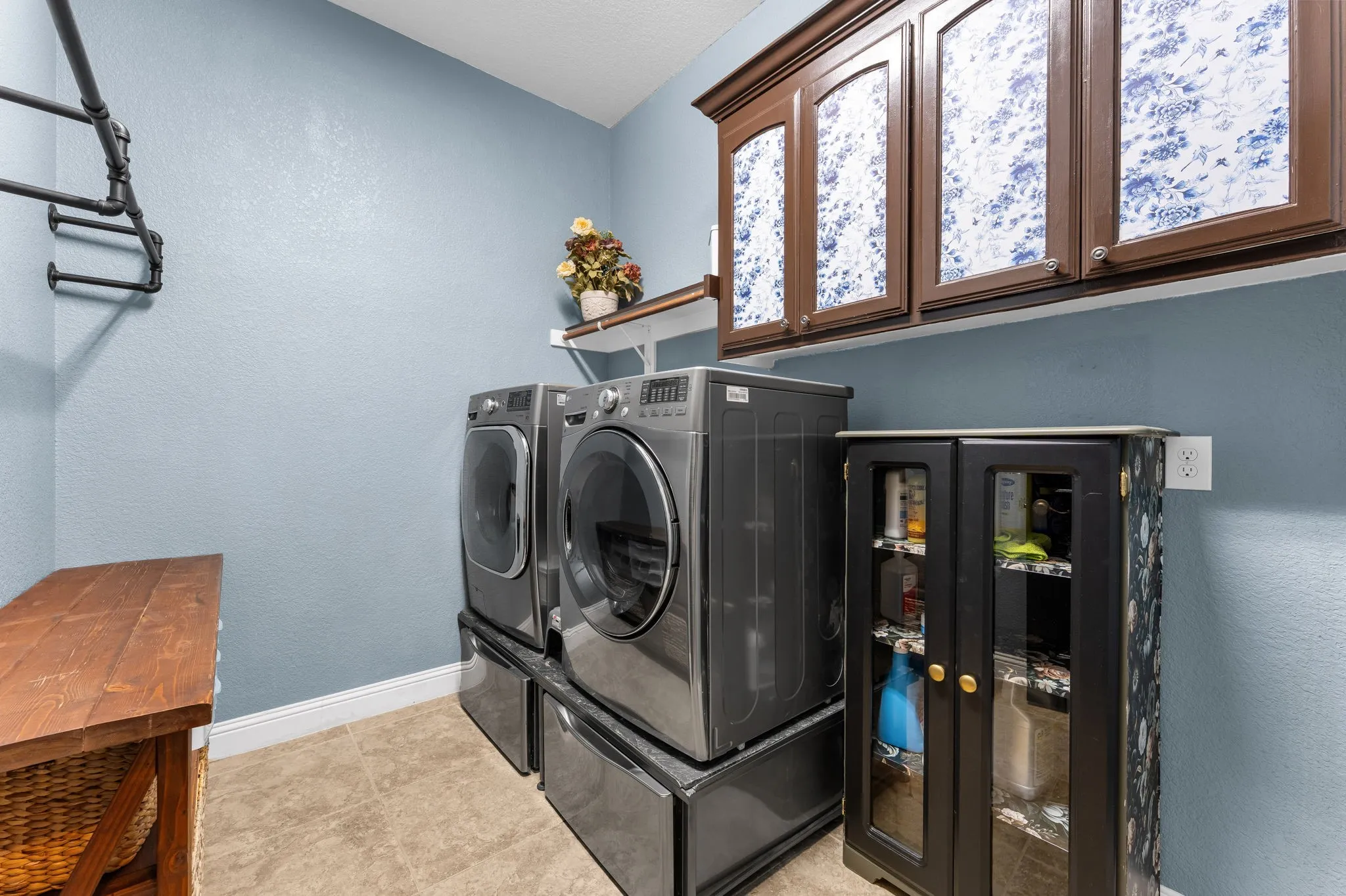 Single Family Residence For Sale in Johnson County , 8909 County Road 915, Godley, Texas 76044, 5 Bedroom, 3 Bathroom, 3 Garage spaces, 3,615 Sqft, built in 2014, Price $629,000, mls#21336131, Real Estate Agent in Godley, Homes For Sale in Johnson county, Homes For Sale in Godley, Realtor in Godley Texas, Real Estate Brokerage Independent Realty Texas, Luminita Cordes Realtor