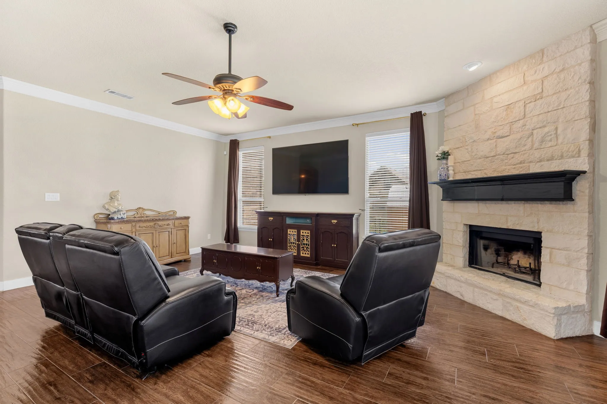 Single Family Residence For Sale in Johnson County , 8909 County Road 915, Godley, Texas 76044, 5 Bedroom, 3 Bathroom, 3 Garage spaces, 3,615 Sqft, built in 2014, Price $629,000, mls#21336131, Real Estate Agent in Godley, Homes For Sale in Johnson county, Homes For Sale in Godley, Realtor in Godley Texas, Real Estate Brokerage Independent Realty Texas, Luminita Cordes Realtor