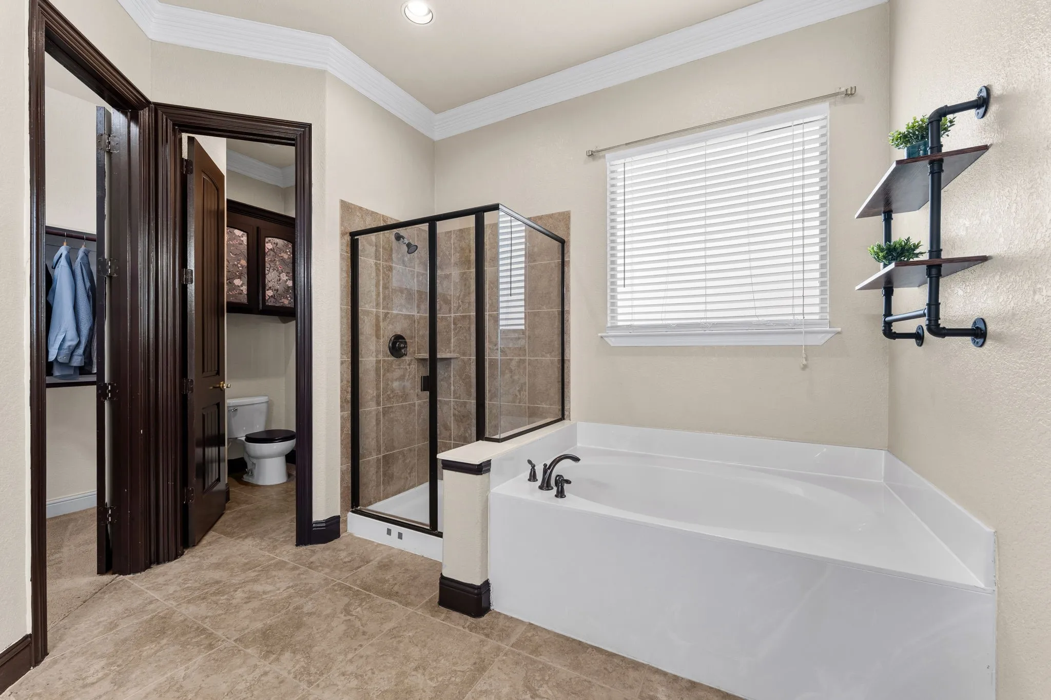 Single Family Residence For Sale in Johnson County , 8909 County Road 915, Godley, Texas 76044, 5 Bedroom, 3 Bathroom, 3 Garage spaces, 3,615 Sqft, built in 2014, Price $629,000, mls#21336131, Real Estate Agent in Godley, Homes For Sale in Johnson county, Homes For Sale in Godley, Realtor in Godley Texas, Real Estate Brokerage Independent Realty Texas, Luminita Cordes Realtor